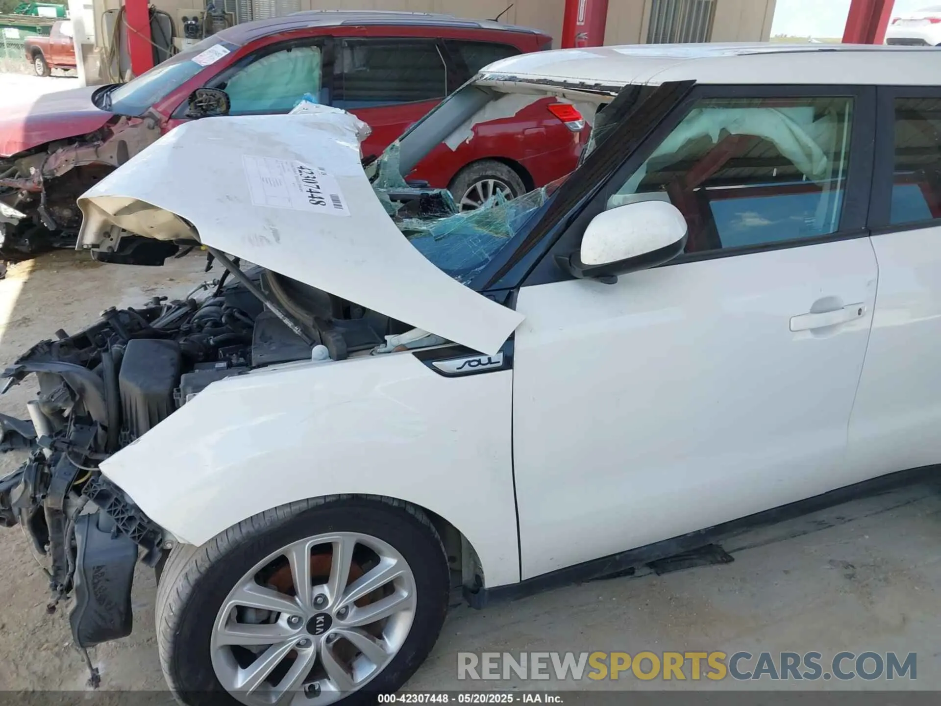 18 Photograph of a damaged car KNDJP3A54K7671564 KIA SOUL 2019