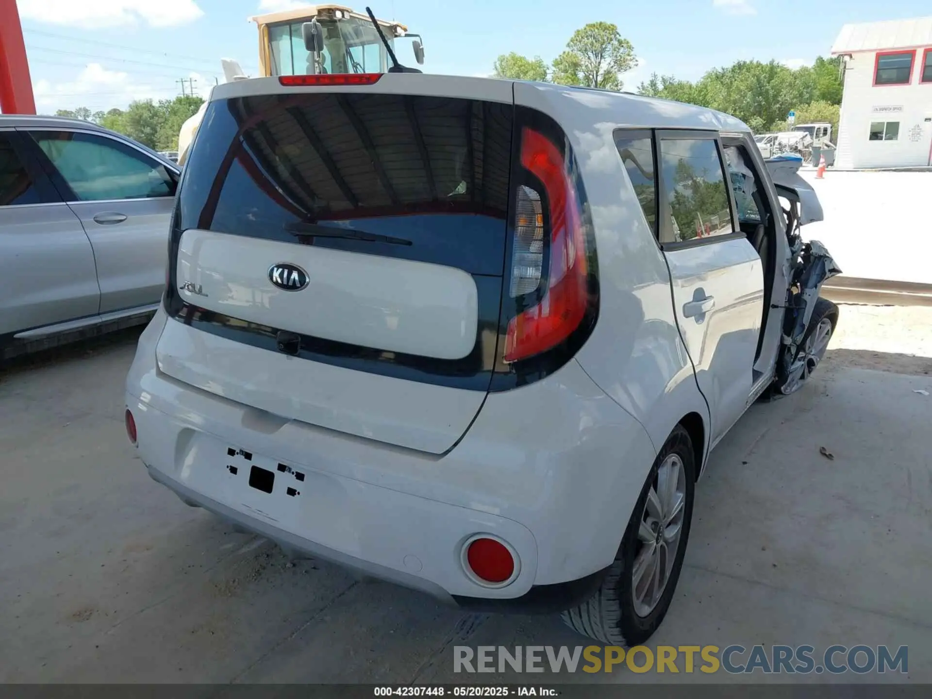 4 Photograph of a damaged car KNDJP3A54K7671564 KIA SOUL 2019