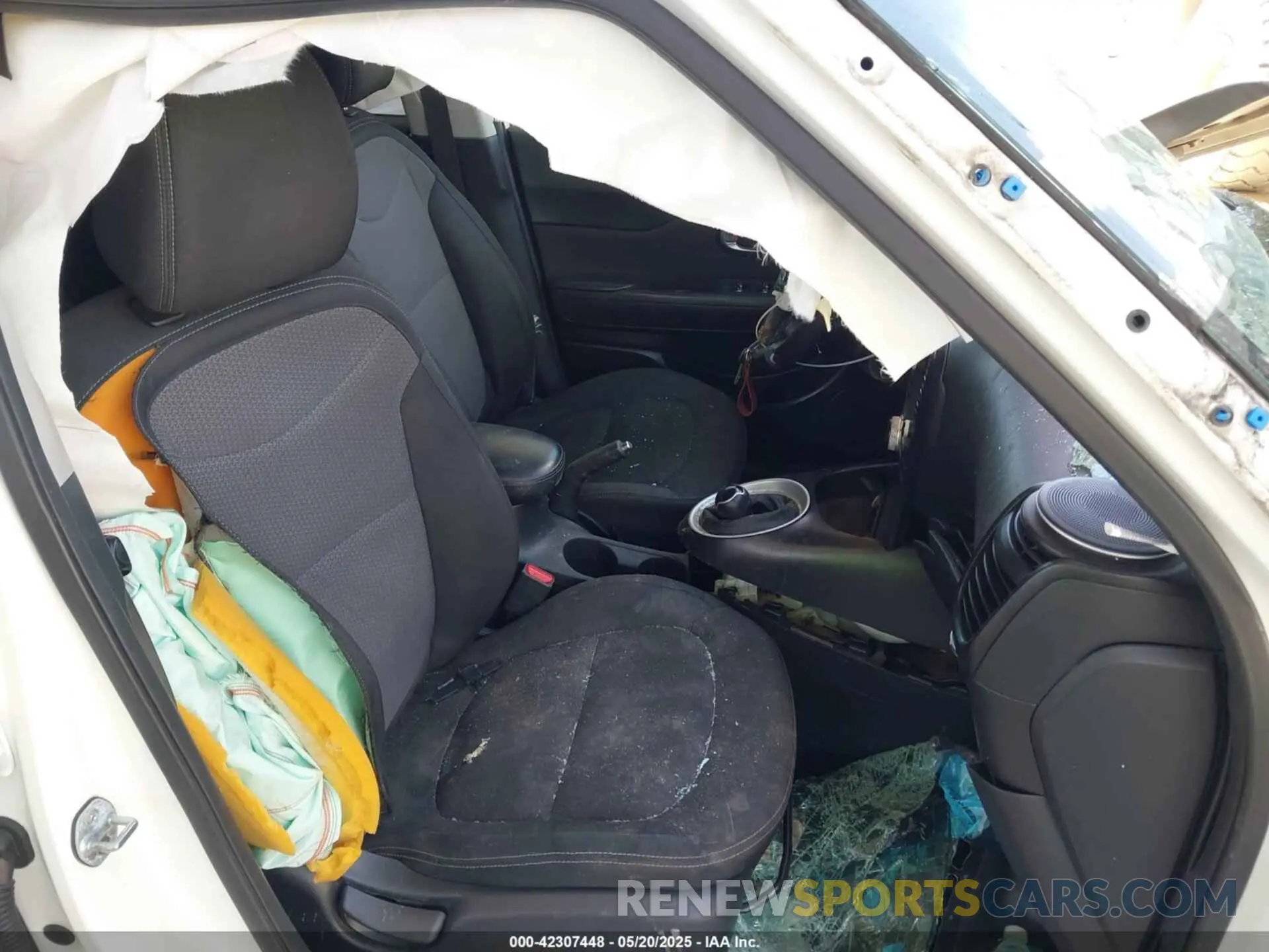 5 Photograph of a damaged car KNDJP3A54K7671564 KIA SOUL 2019