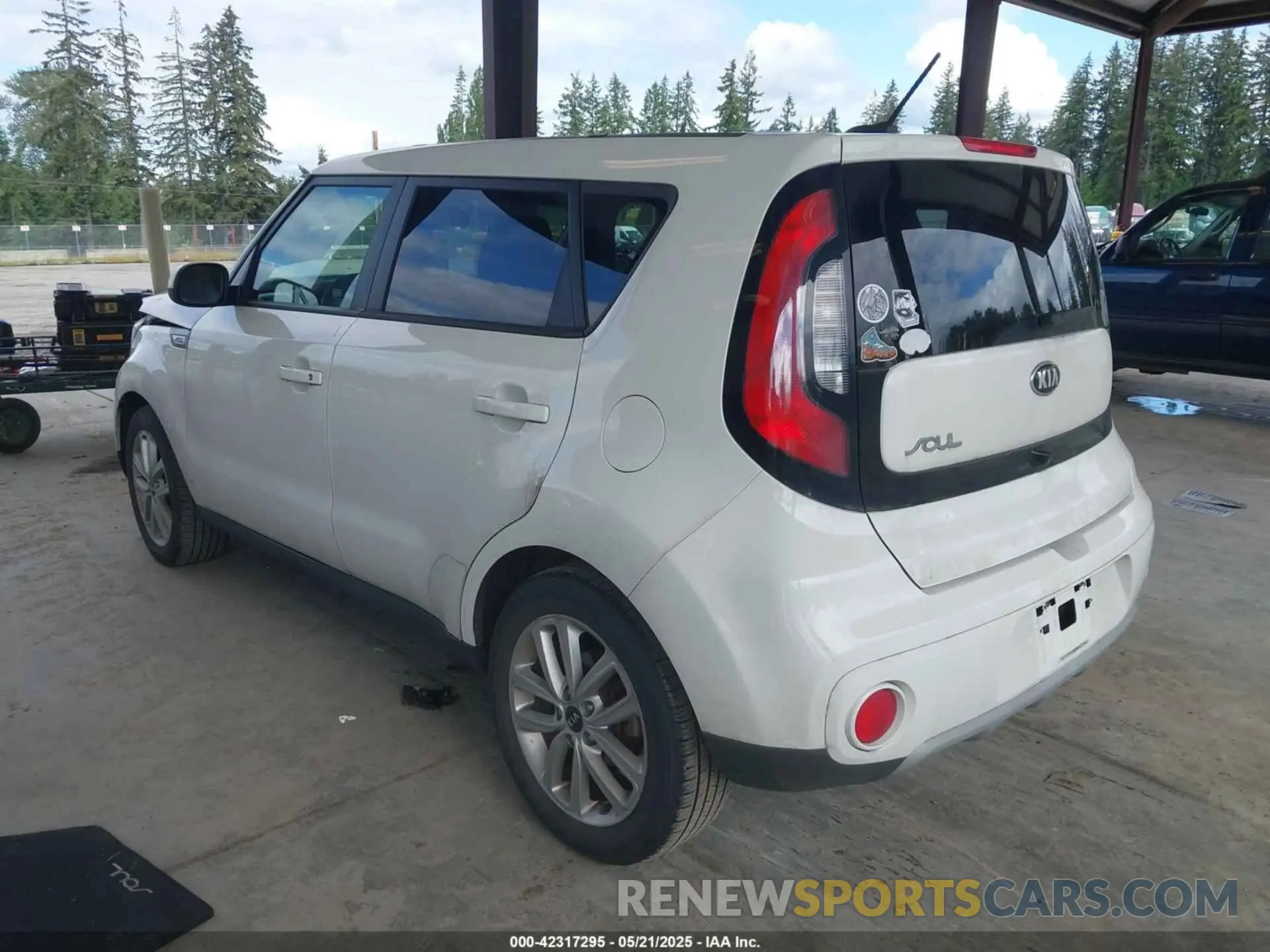 3 Фотография поврежденного автомобиля KNDJP3A55K7008018 KIA SOUL 2019