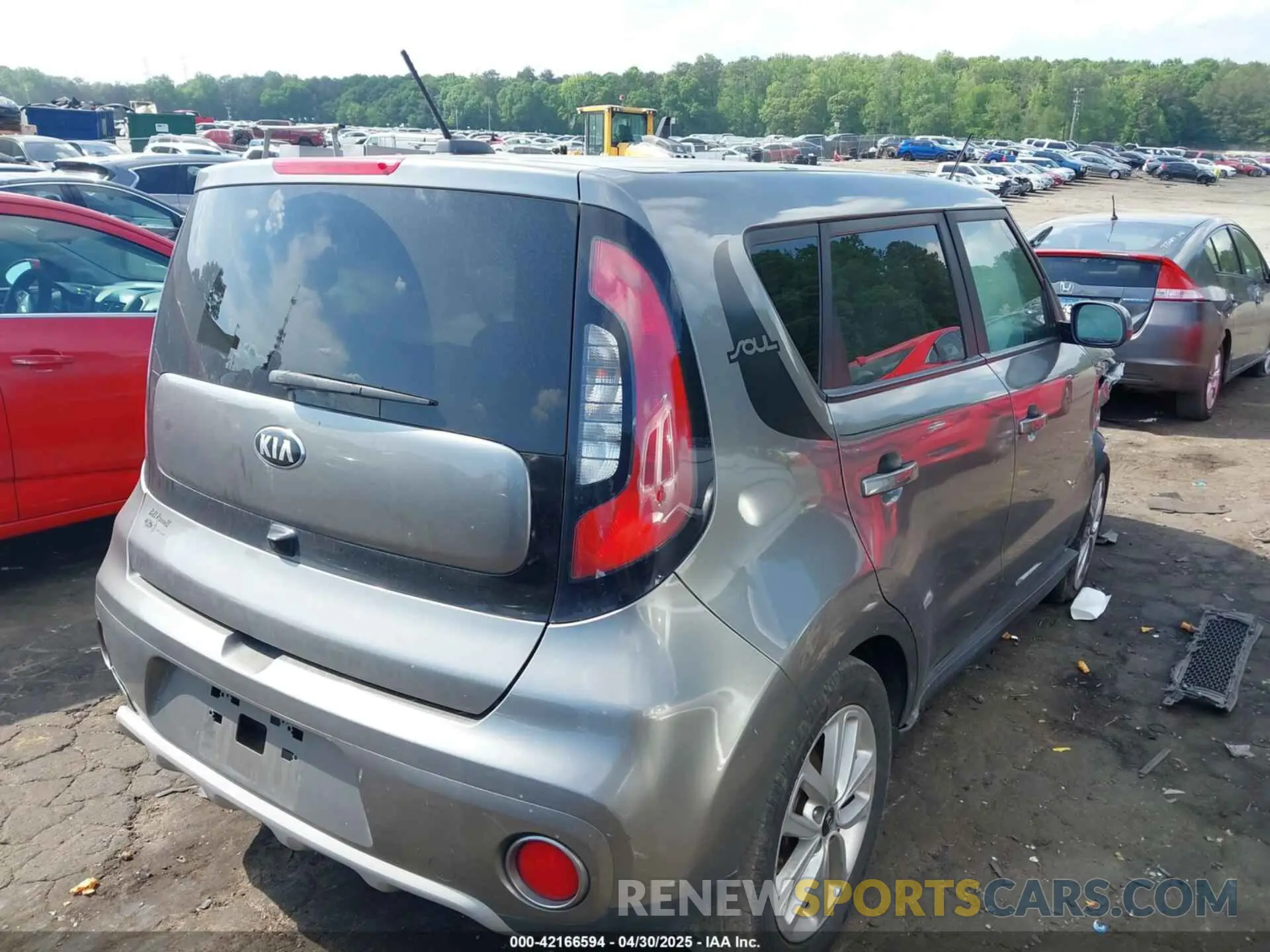 4 Photograph of a damaged car KNDJP3A56K7019870 KIA SOUL 2019