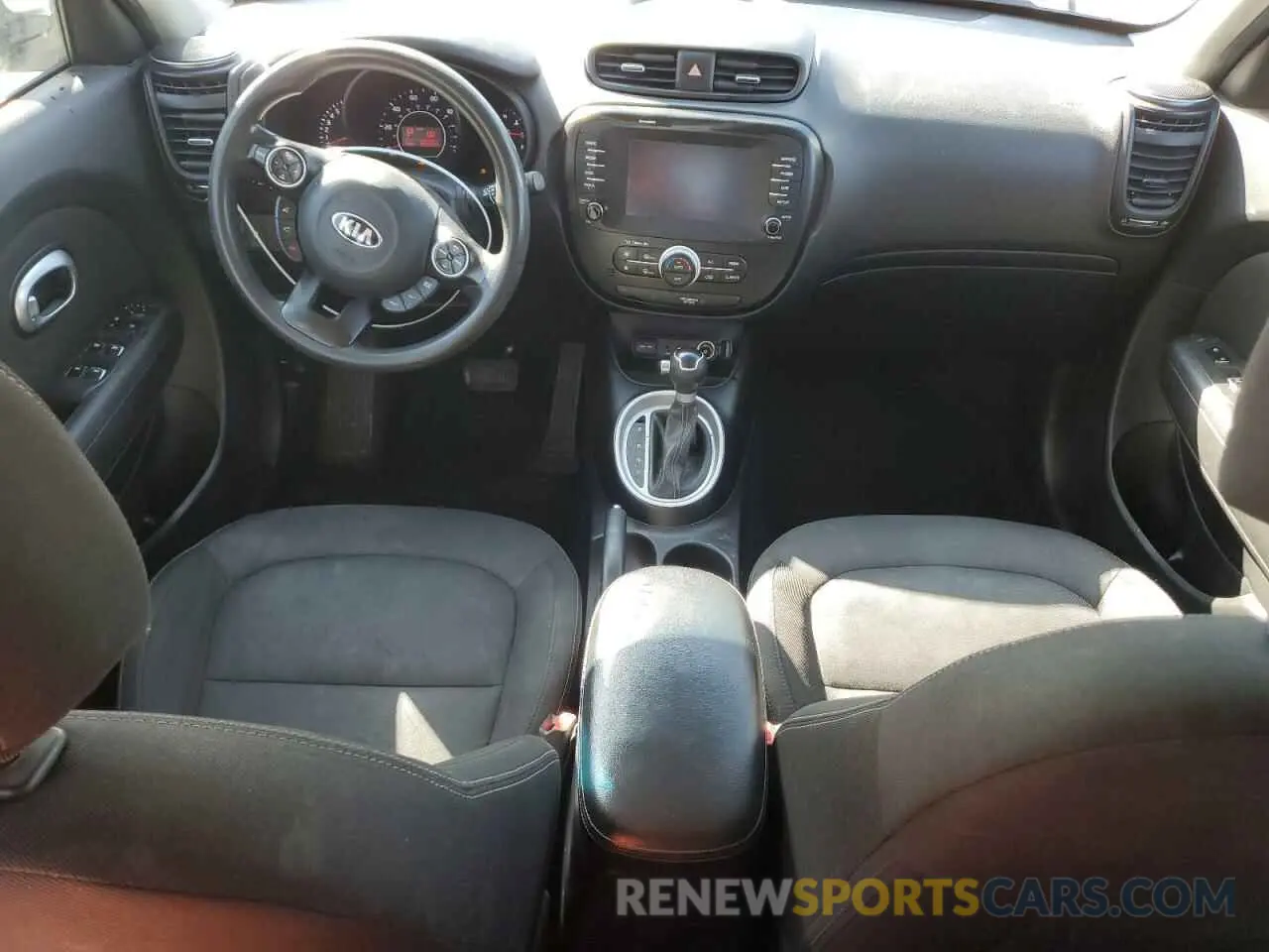 8 Фотография поврежденного автомобиля KNDJP3A57K7012958 KIA SOUL 2019
