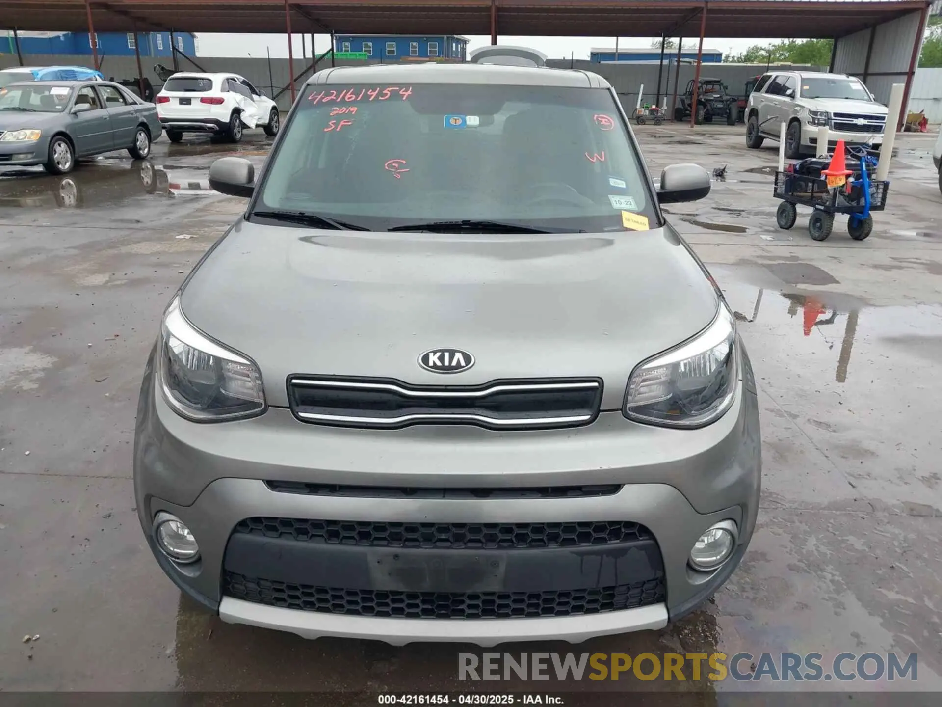 12 Photograph of a damaged car KNDJP3A57K7013463 KIA SOUL 2019