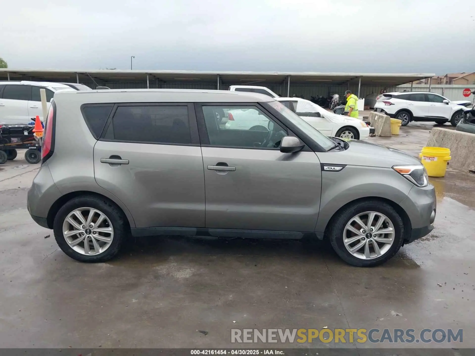 13 Photograph of a damaged car KNDJP3A57K7013463 KIA SOUL 2019