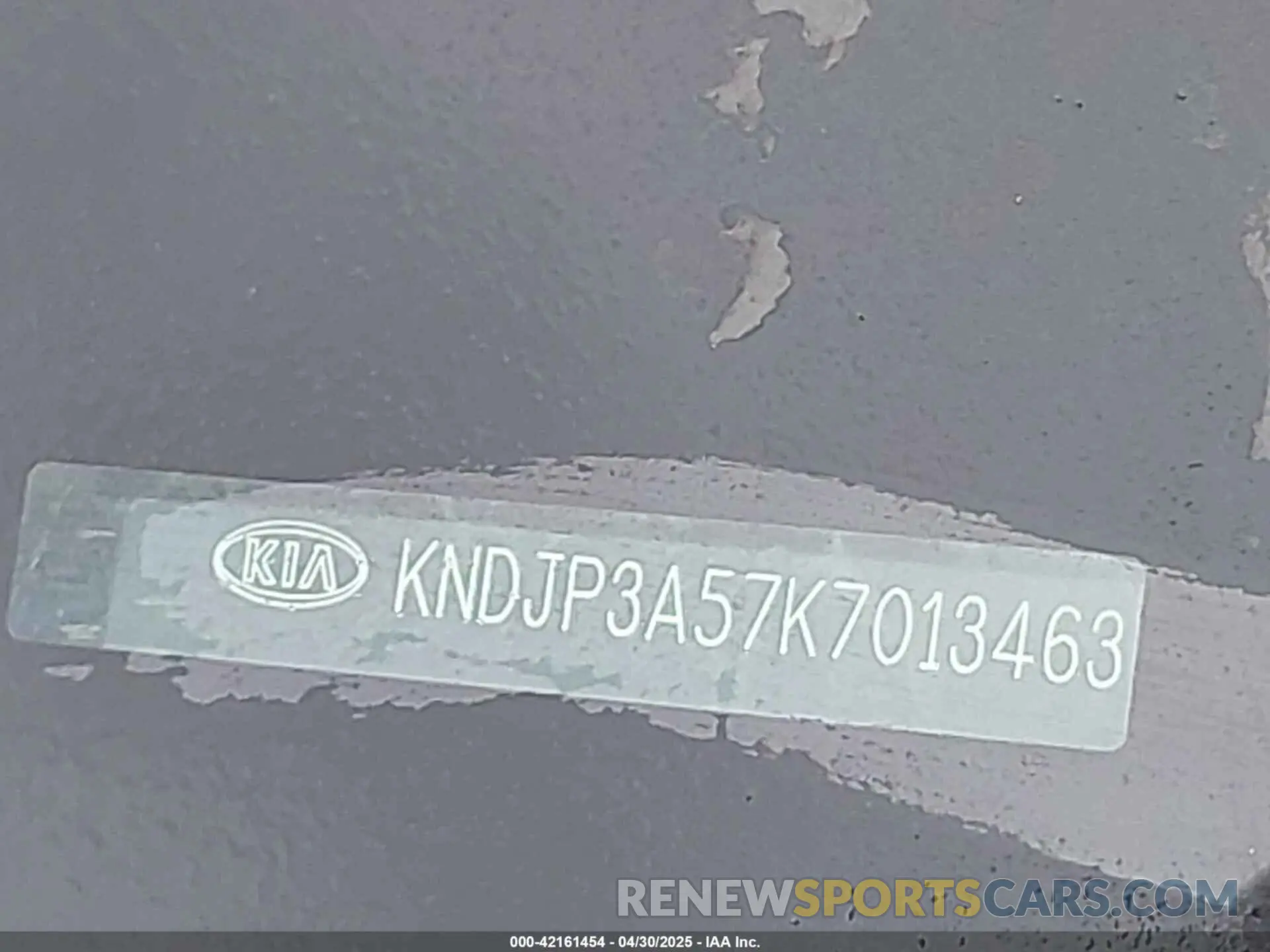 17 Photograph of a damaged car KNDJP3A57K7013463 KIA SOUL 2019