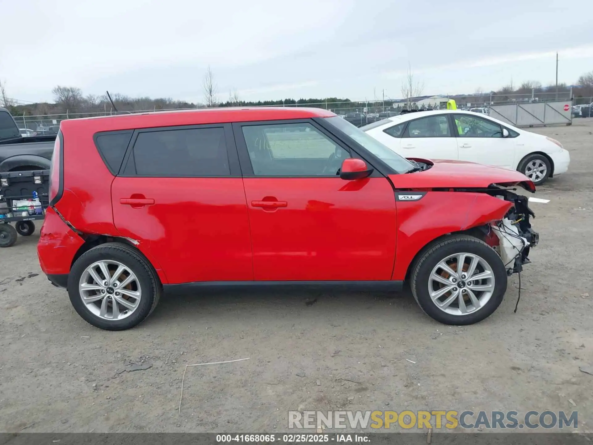 13 Фотография поврежденного автомобиля KNDJP3A58K7015495 KIA SOUL 2019