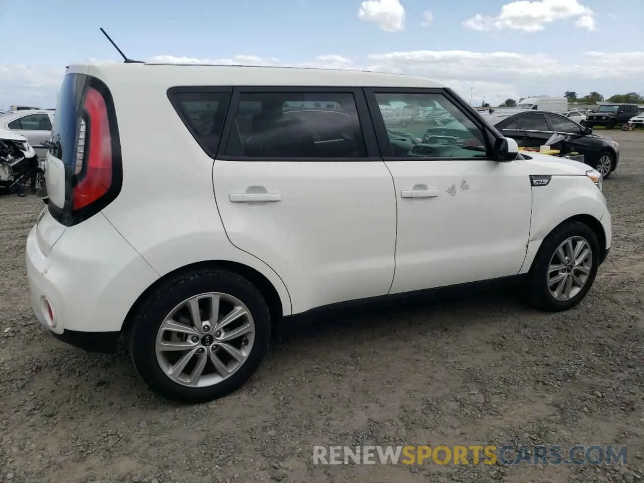3 Фотография поврежденного автомобиля KNDJP3A58K7696385 KIA SOUL 2019