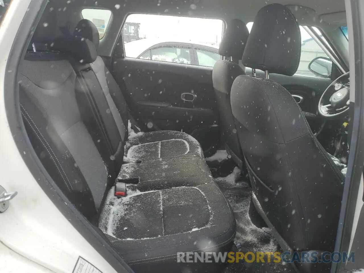 10 Photograph of a damaged car KNDJP3A59K7015263 KIA SOUL 2019