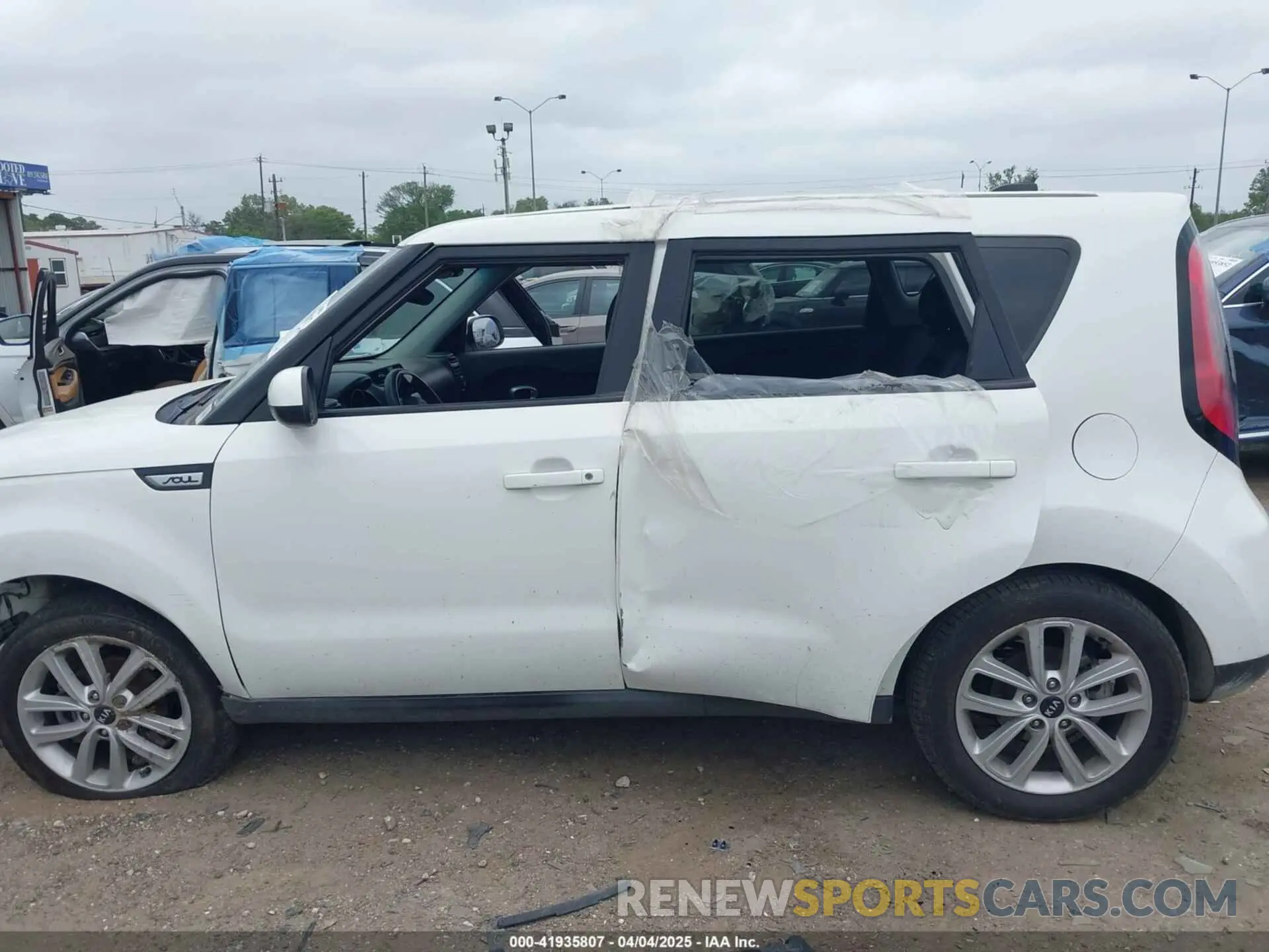 14 Фотография поврежденного автомобиля KNDJP3A59K7662245 KIA SOUL 2019