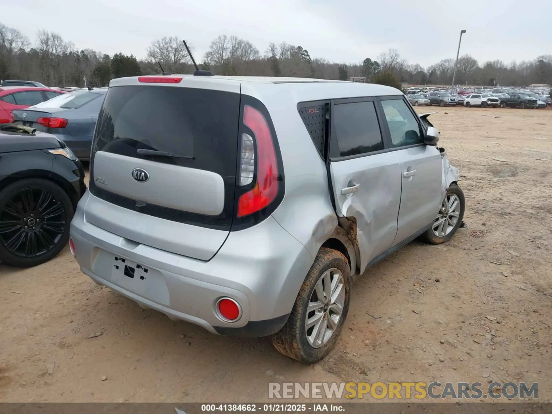 4 Photograph of a damaged car KNDJP3A59K7690983 KIA SOUL 2019