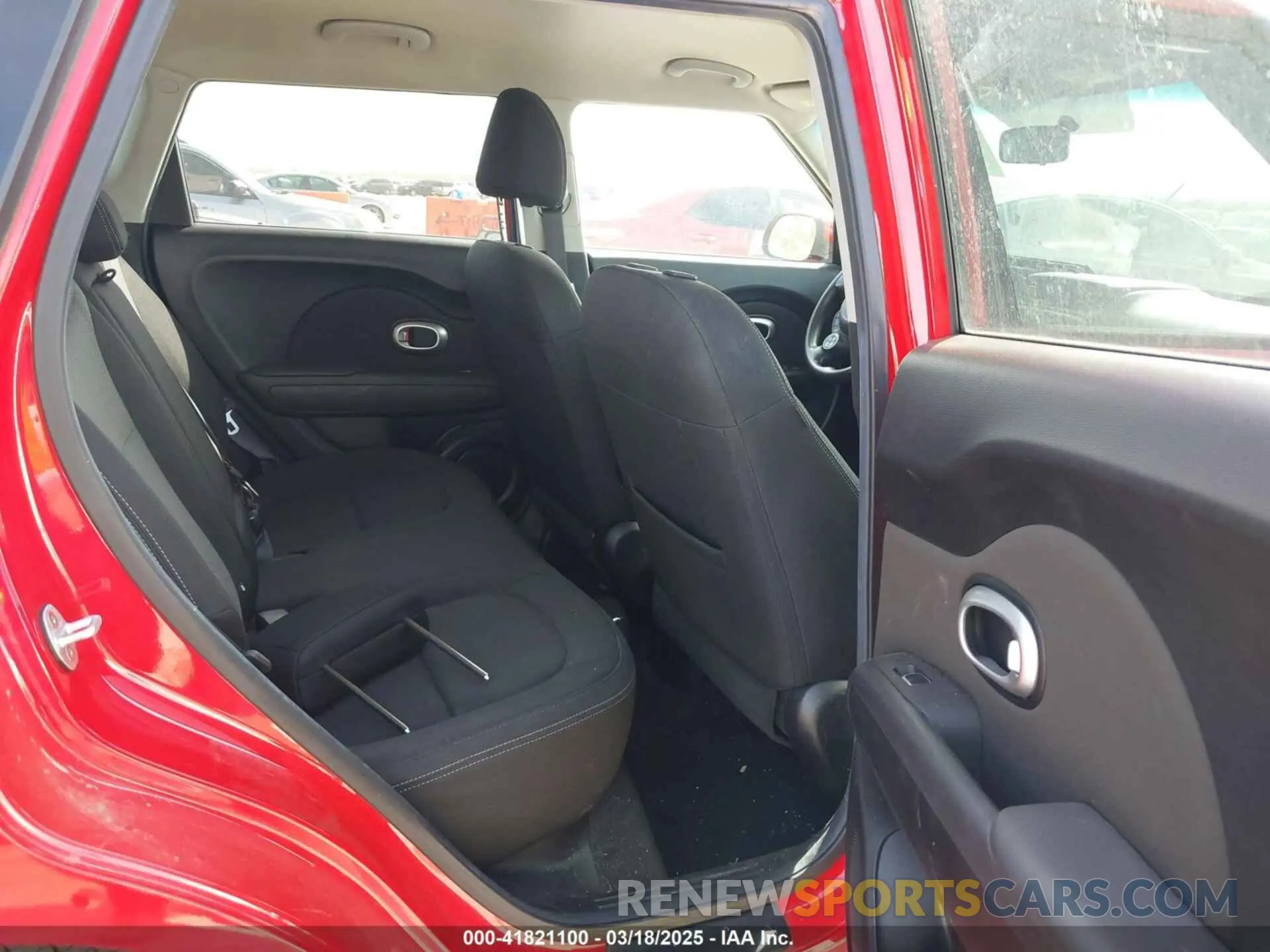 8 Photograph of a damaged car KNDJP3A5XK7021928 KIA SOUL 2019