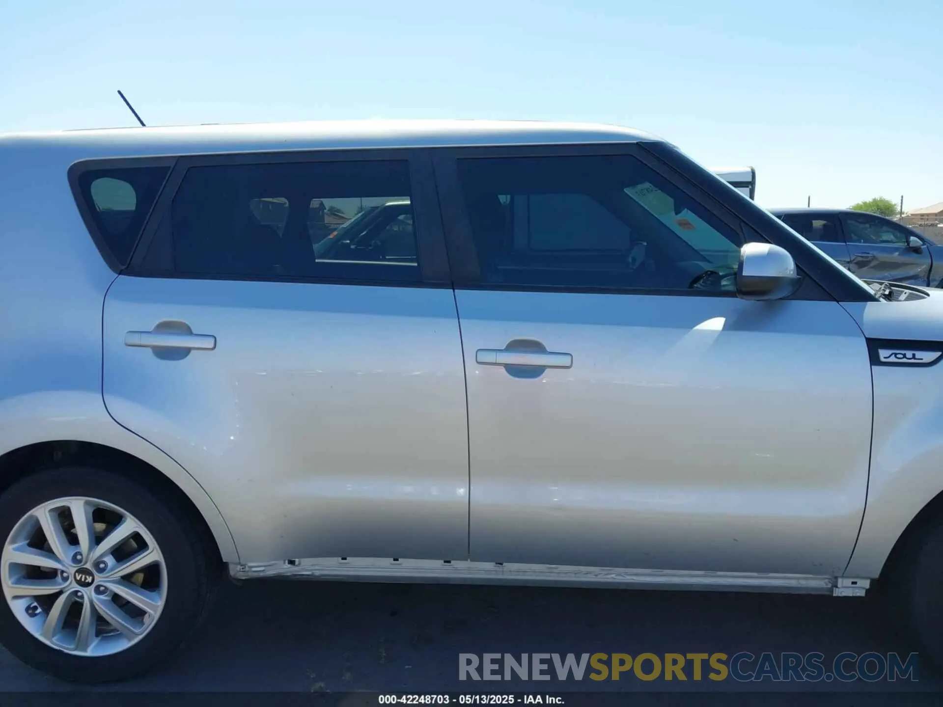 14 Фотография поврежденного автомобиля KNDJP3A5XK7691270 KIA SOUL 2019
