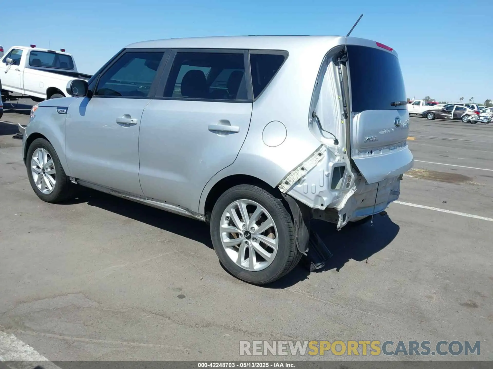 3 Фотография поврежденного автомобиля KNDJP3A5XK7691270 KIA SOUL 2019