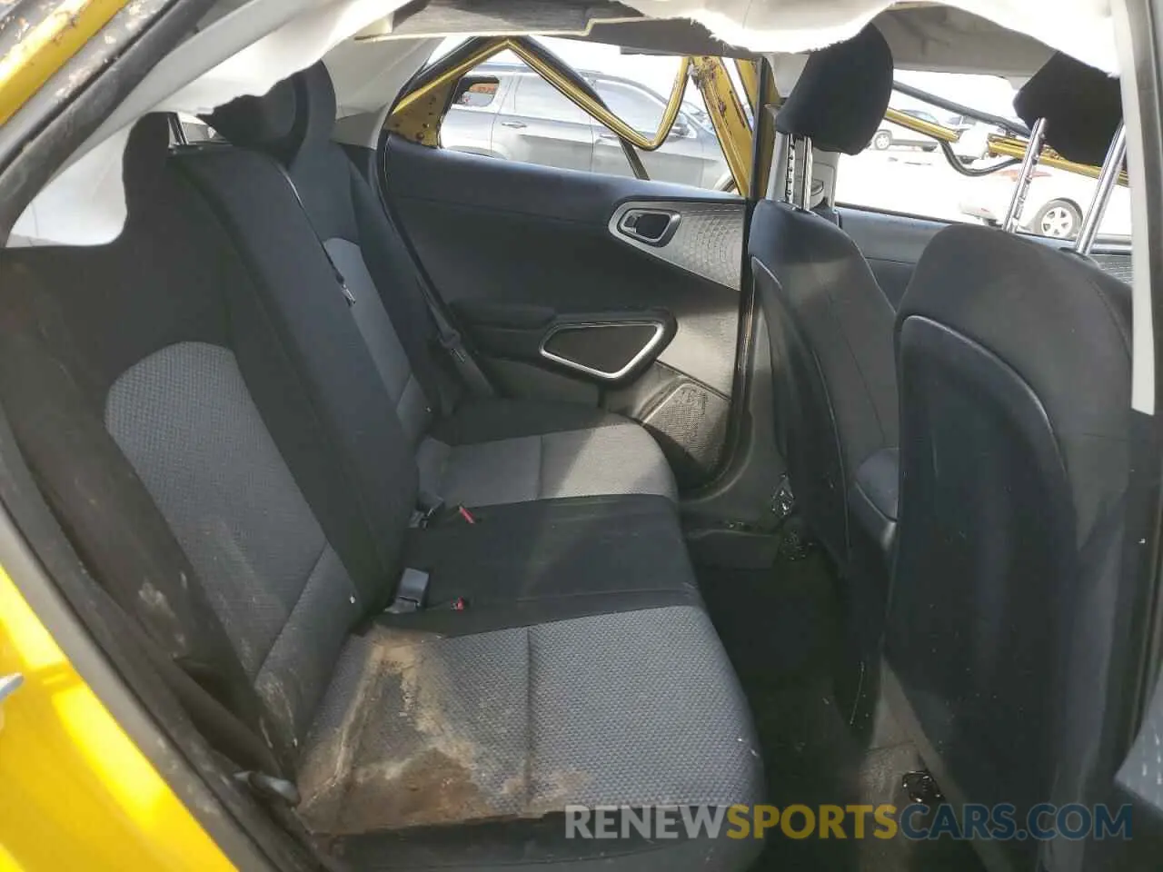 11 Photograph of a damaged car KNDJ23AU0L7050958 KIA SOUL 2020