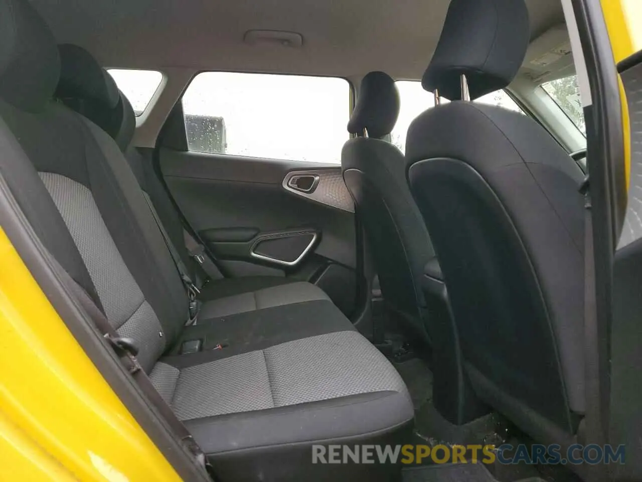 10 Photograph of a damaged car KNDJ23AU0L7092613 KIA SOUL 2020