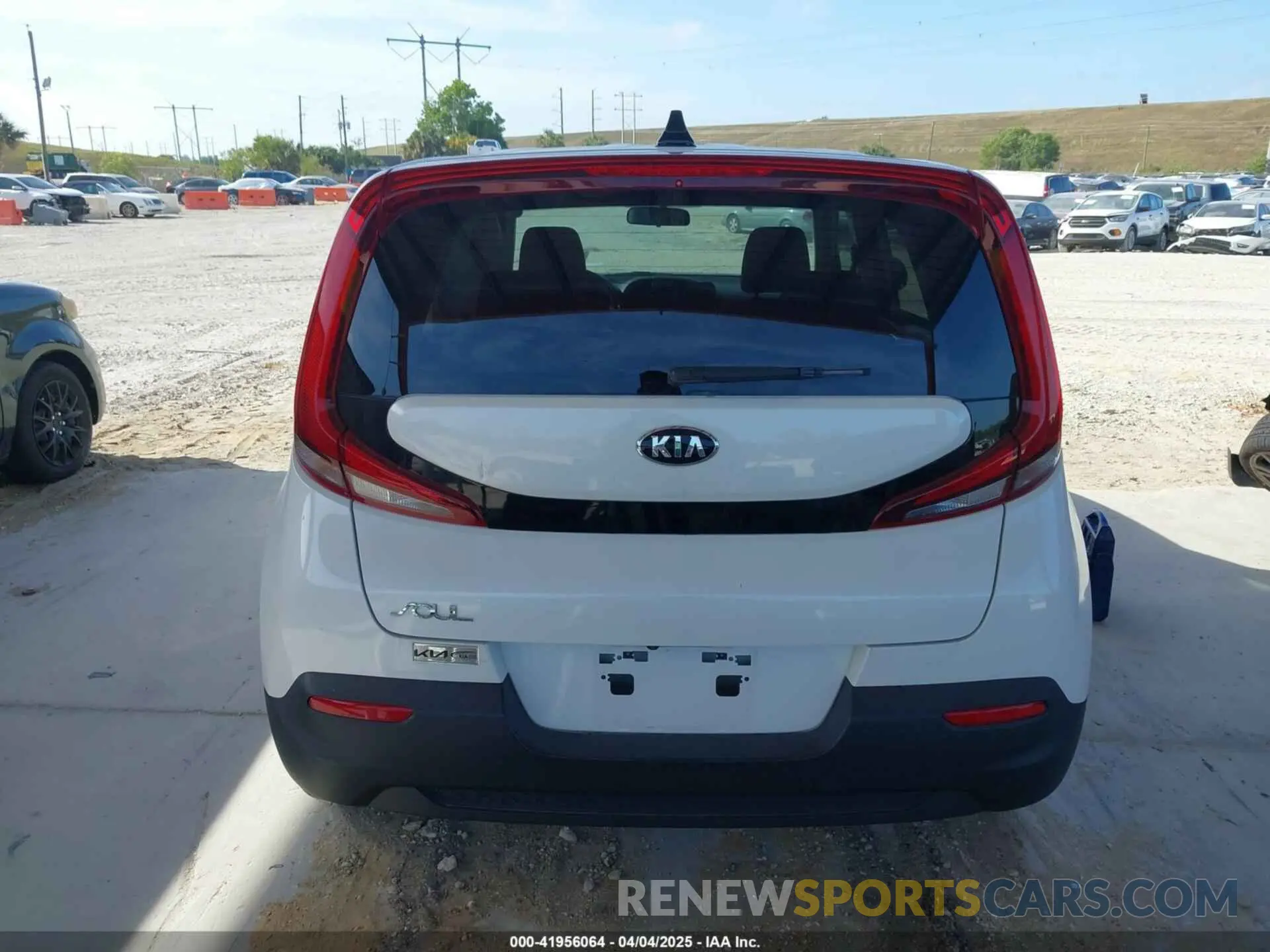 17 Фотография поврежденного автомобиля KNDJ23AU0L7703479 KIA SOUL 2020