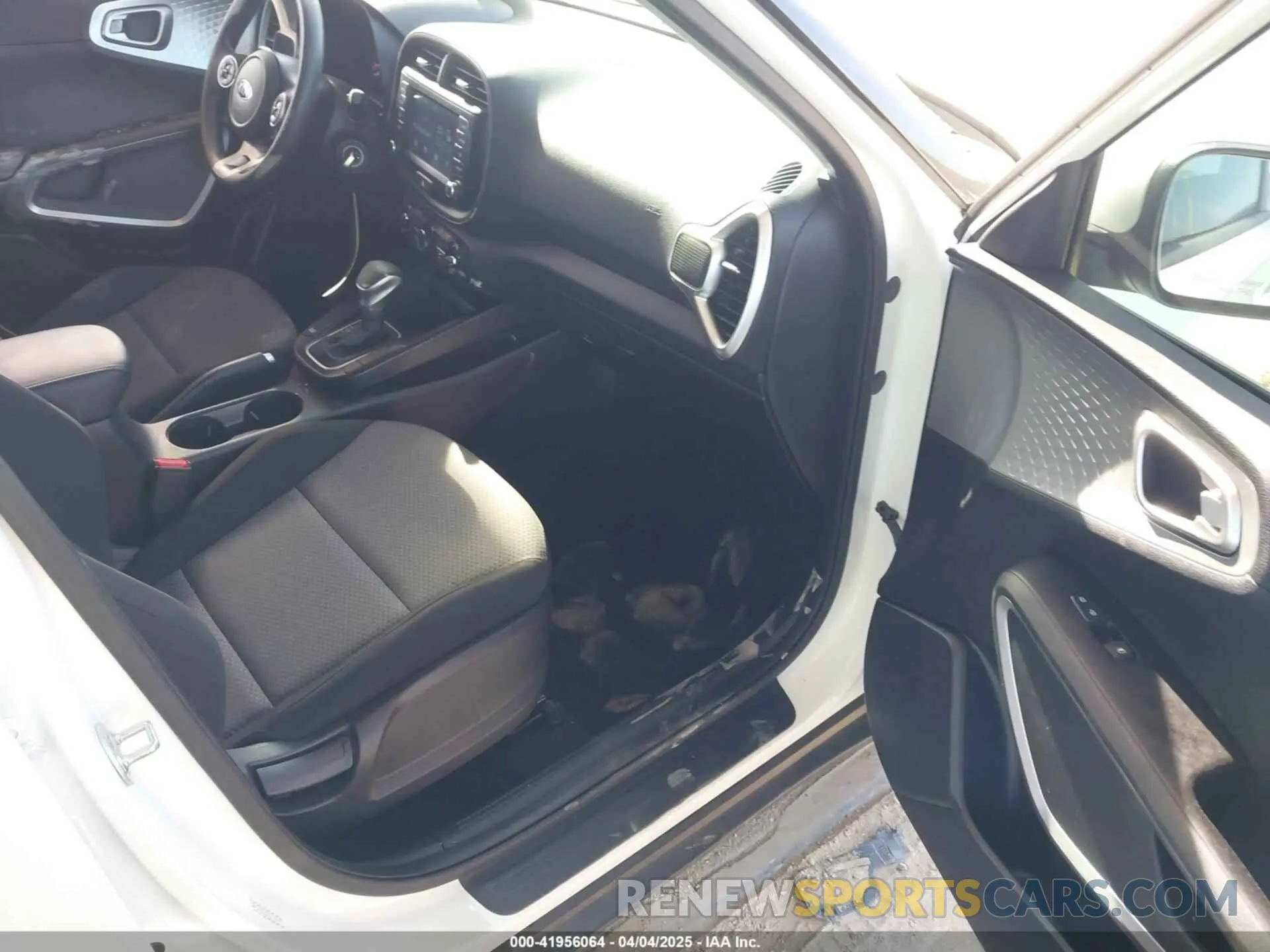 5 Фотография поврежденного автомобиля KNDJ23AU0L7703479 KIA SOUL 2020