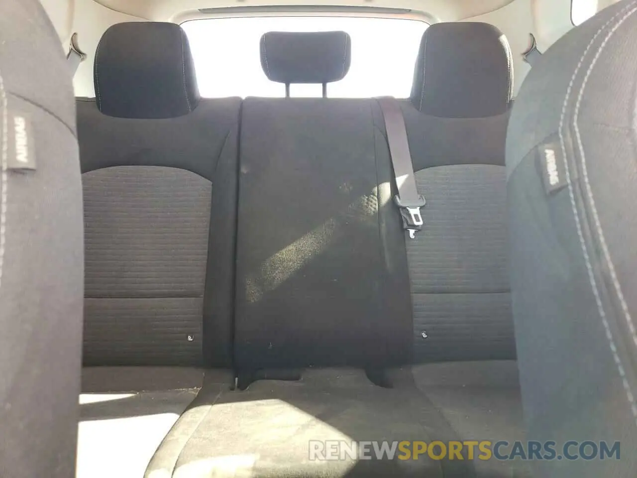 10 Photograph of a damaged car KNDJ23AU1L7026054 KIA SOUL 2020