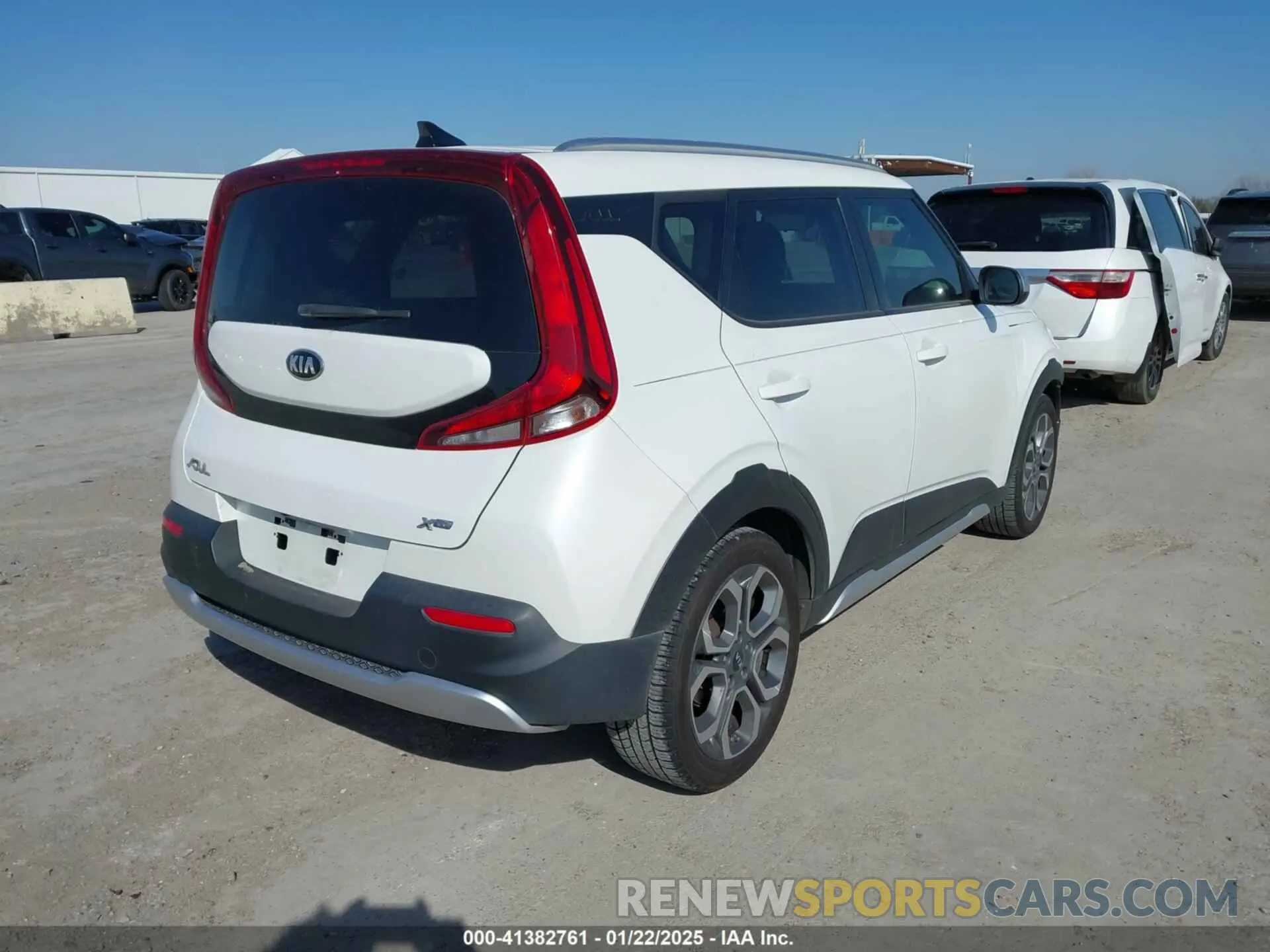 4 Photograph of a damaged car KNDJ23AU1L7049429 KIA SOUL 2020
