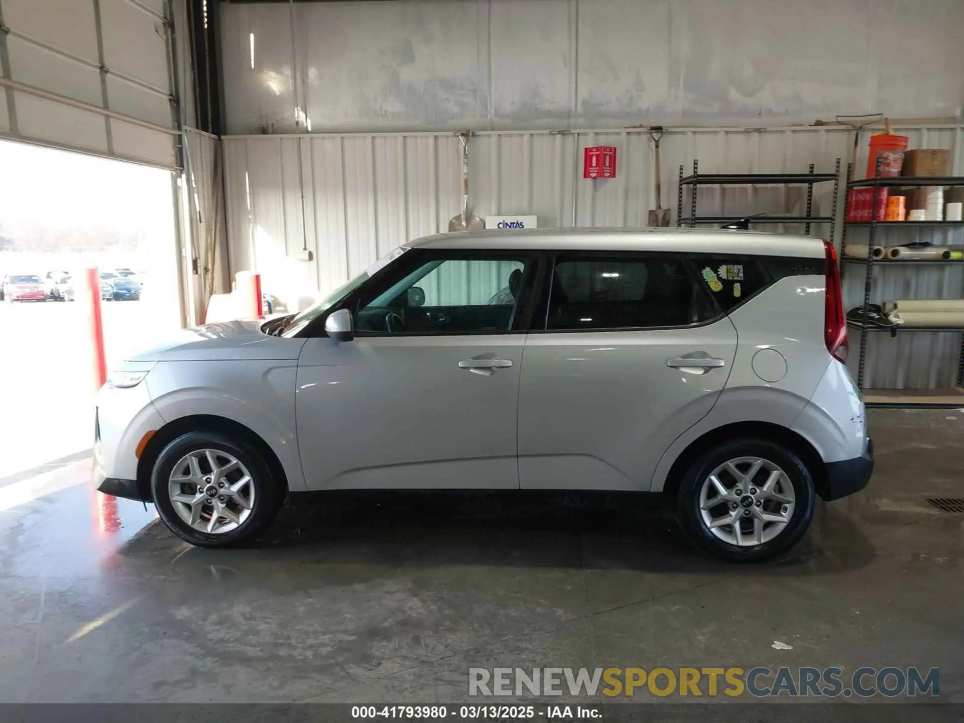 14 Photograph of a damaged car KNDJ23AU1L7067025 KIA SOUL 2020