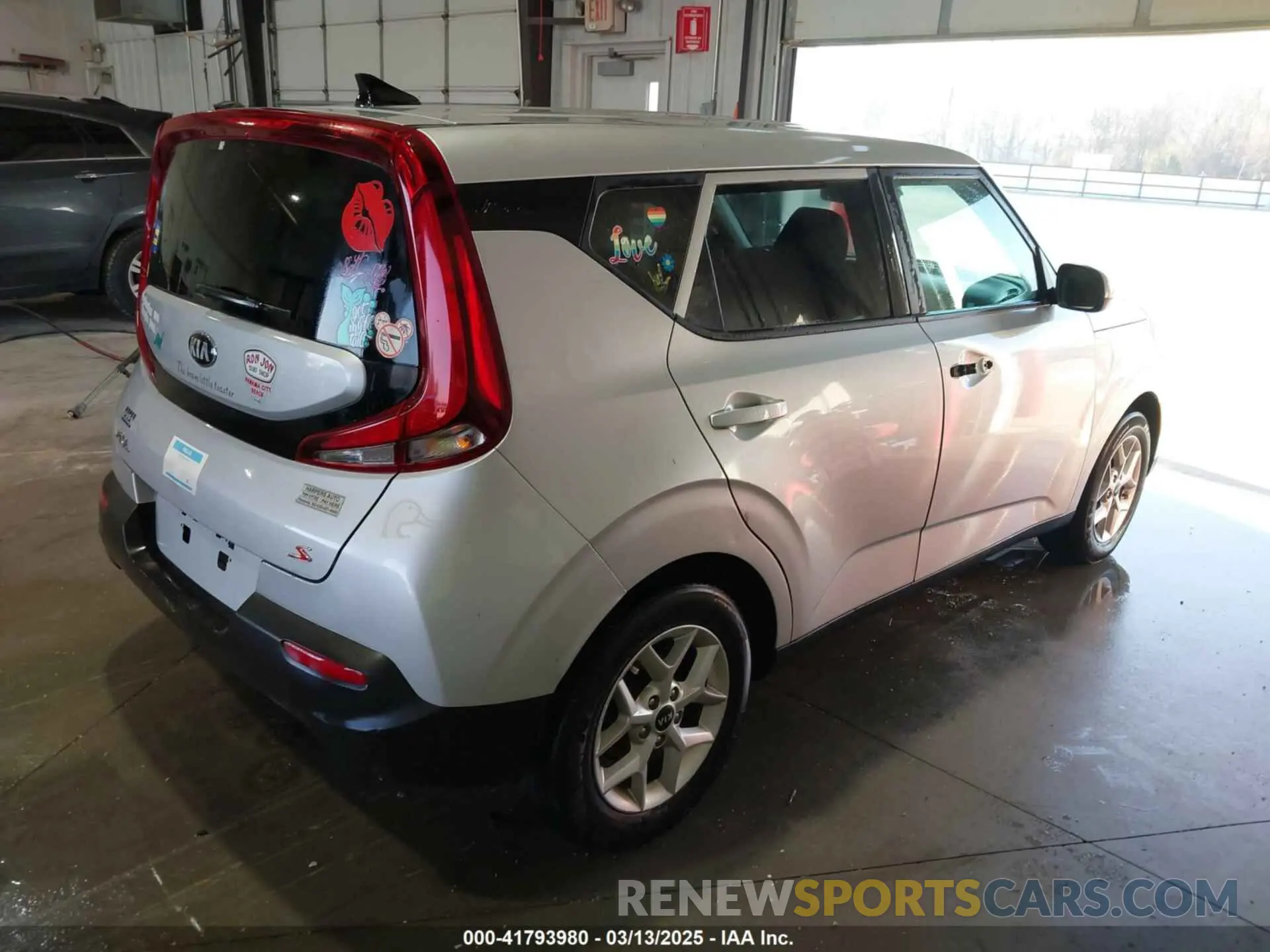 4 Photograph of a damaged car KNDJ23AU1L7067025 KIA SOUL 2020