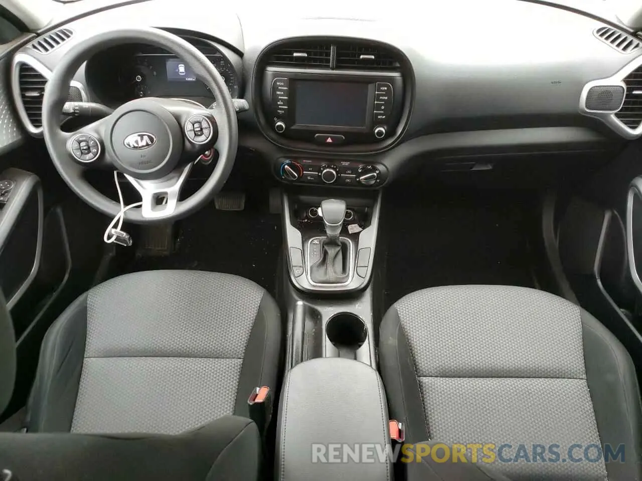 8 Фотография поврежденного автомобиля KNDJ23AU1L7077733 KIA SOUL 2020