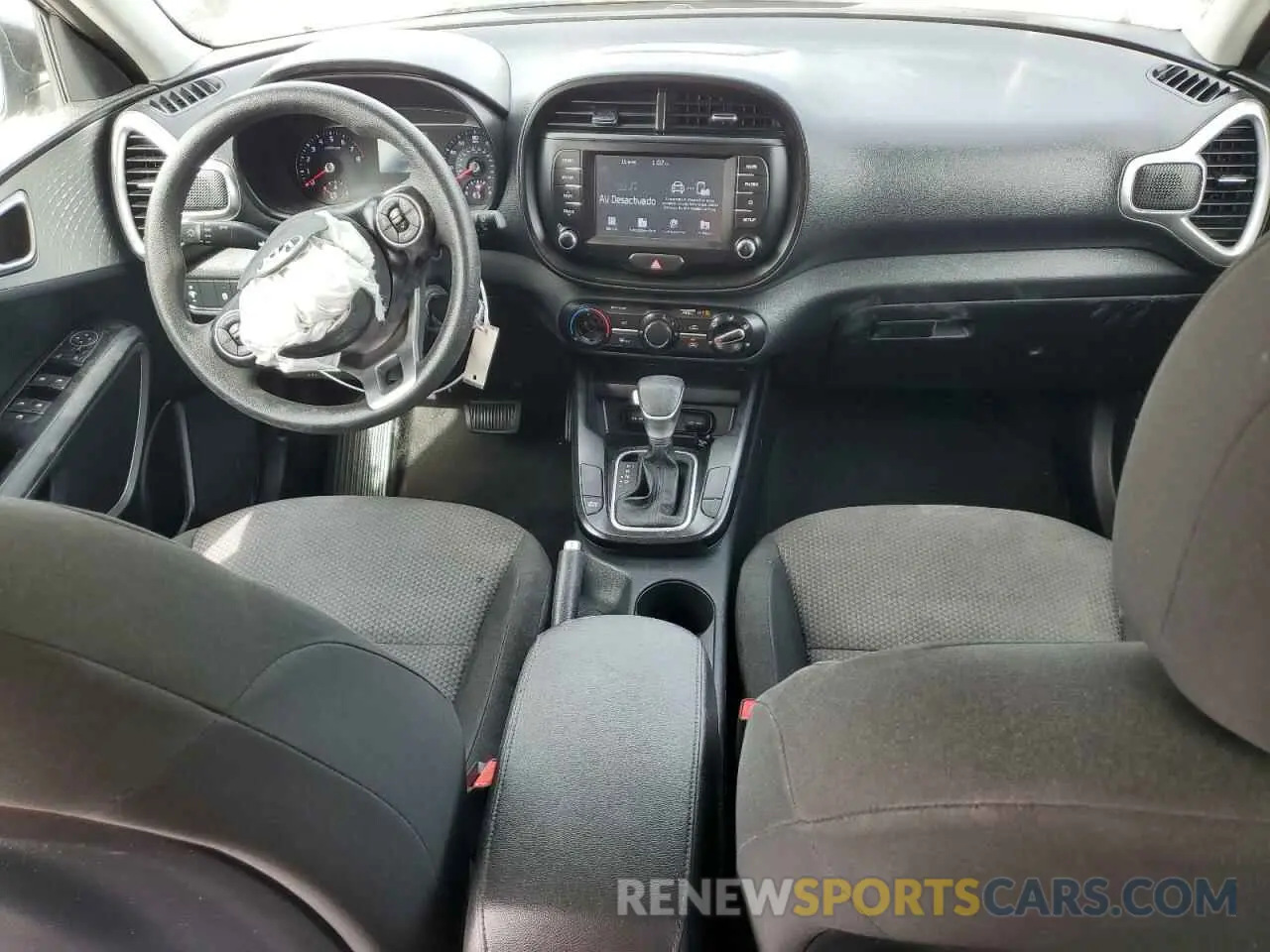 8 Photograph of a damaged car KNDJ23AU1L7085685 KIA SOUL 2020