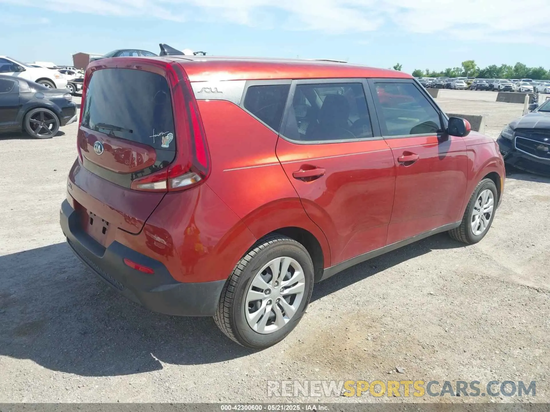 4 Photograph of a damaged car KNDJ23AU1L7114585 KIA SOUL 2020