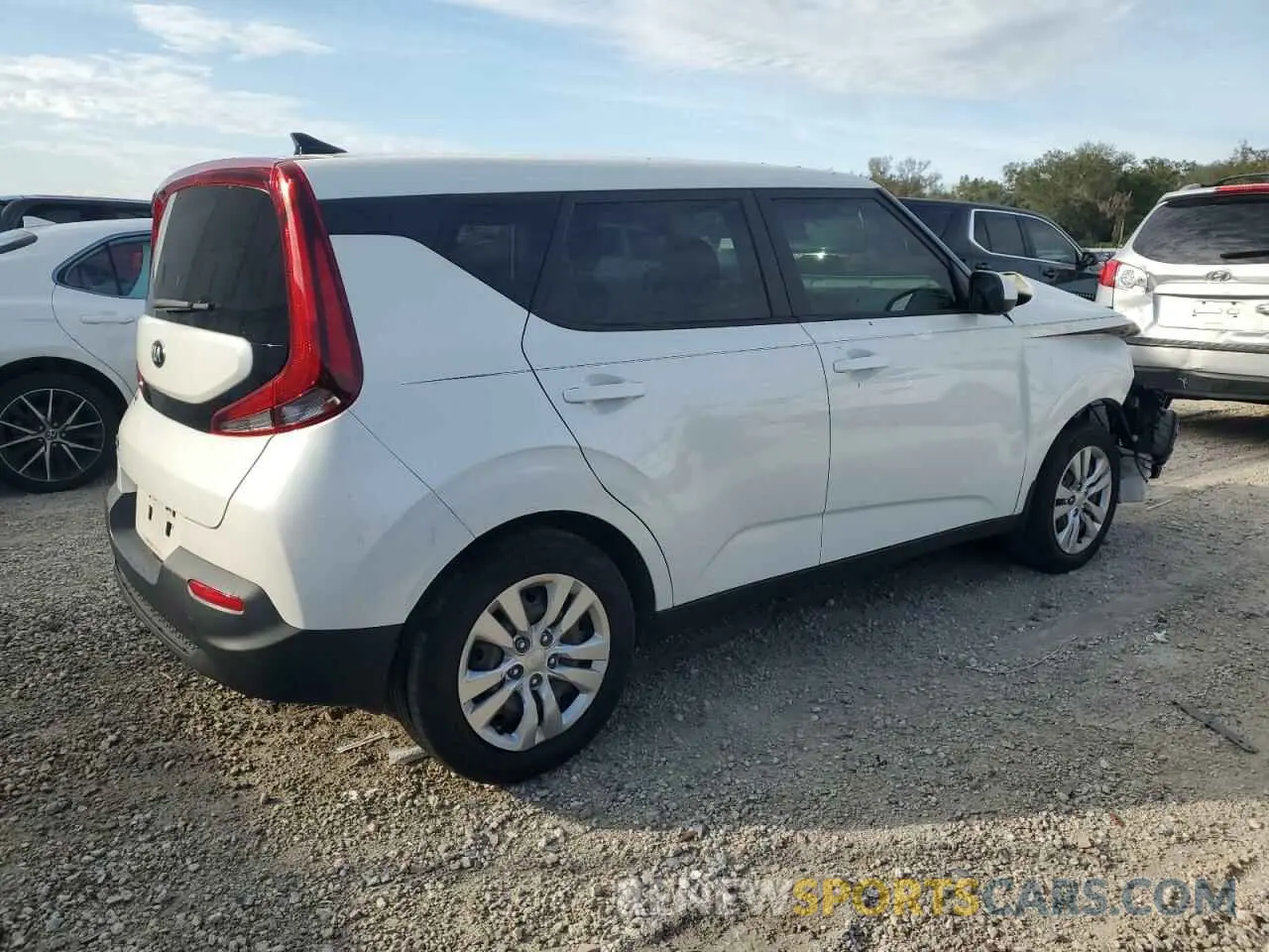 3 Фотография поврежденного автомобиля KNDJ23AU1L7119849 KIA SOUL 2020