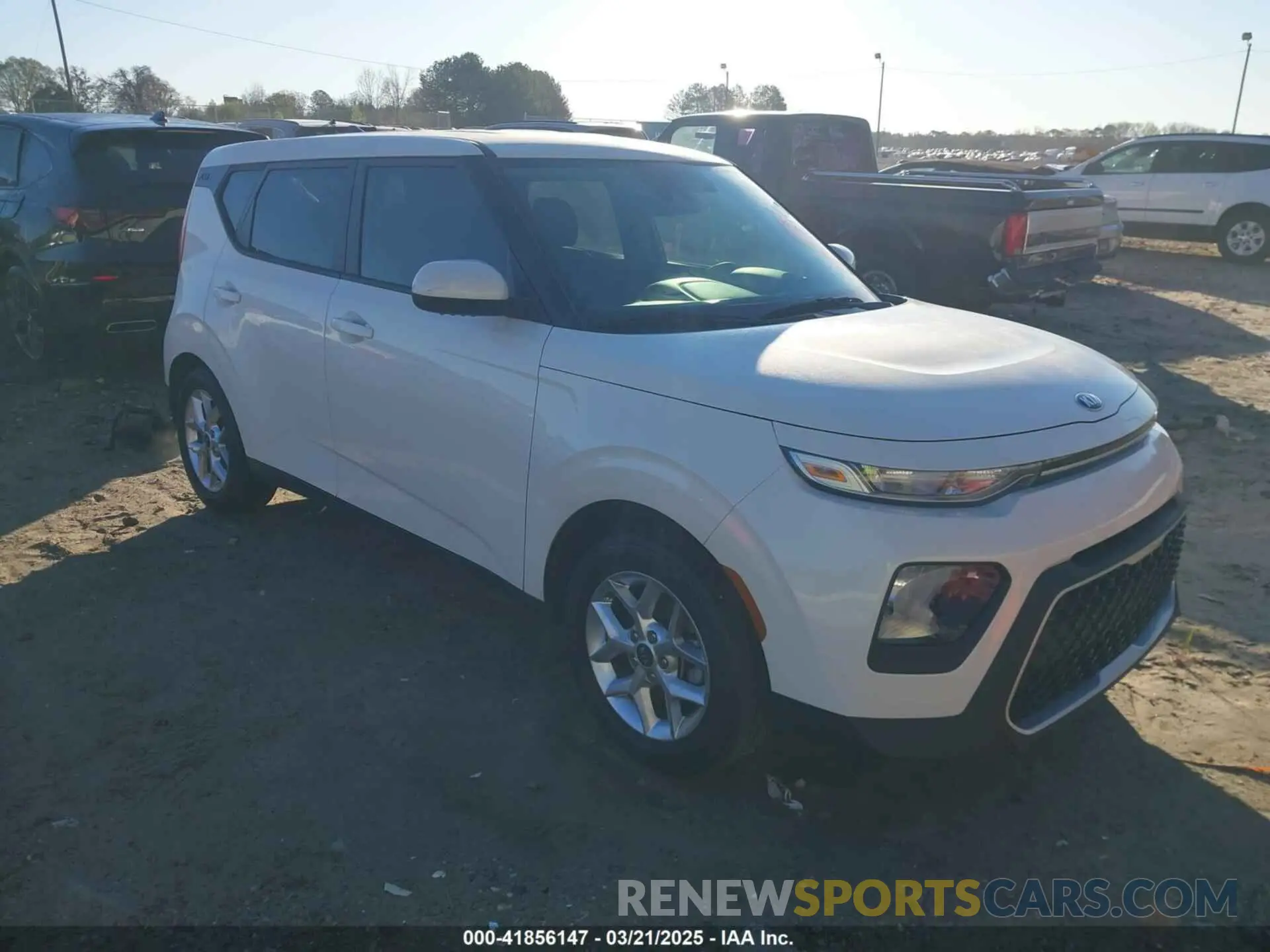 1 Photograph of a damaged car KNDJ23AU1L7719576 KIA SOUL 2020