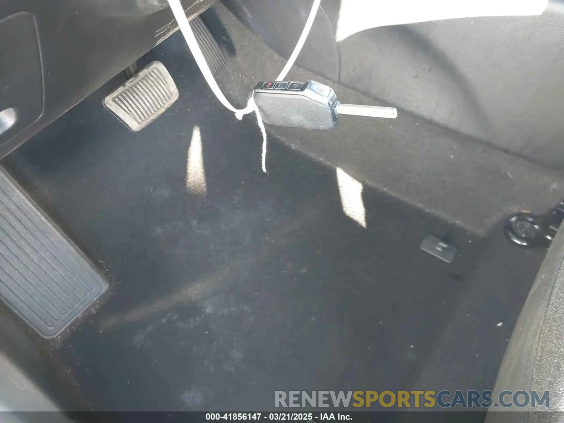 11 Photograph of a damaged car KNDJ23AU1L7719576 KIA SOUL 2020