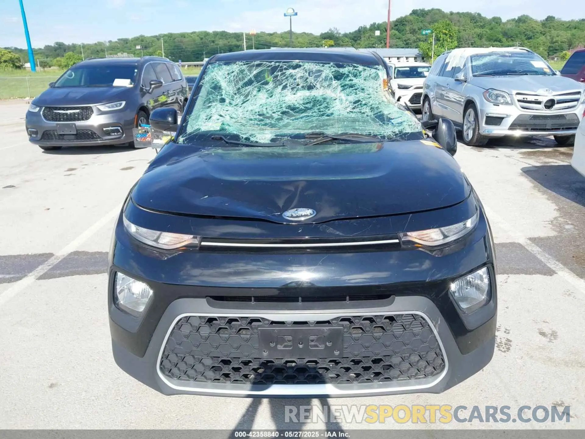 12 Photograph of a damaged car KNDJ23AU1L7720906 KIA SOUL 2020