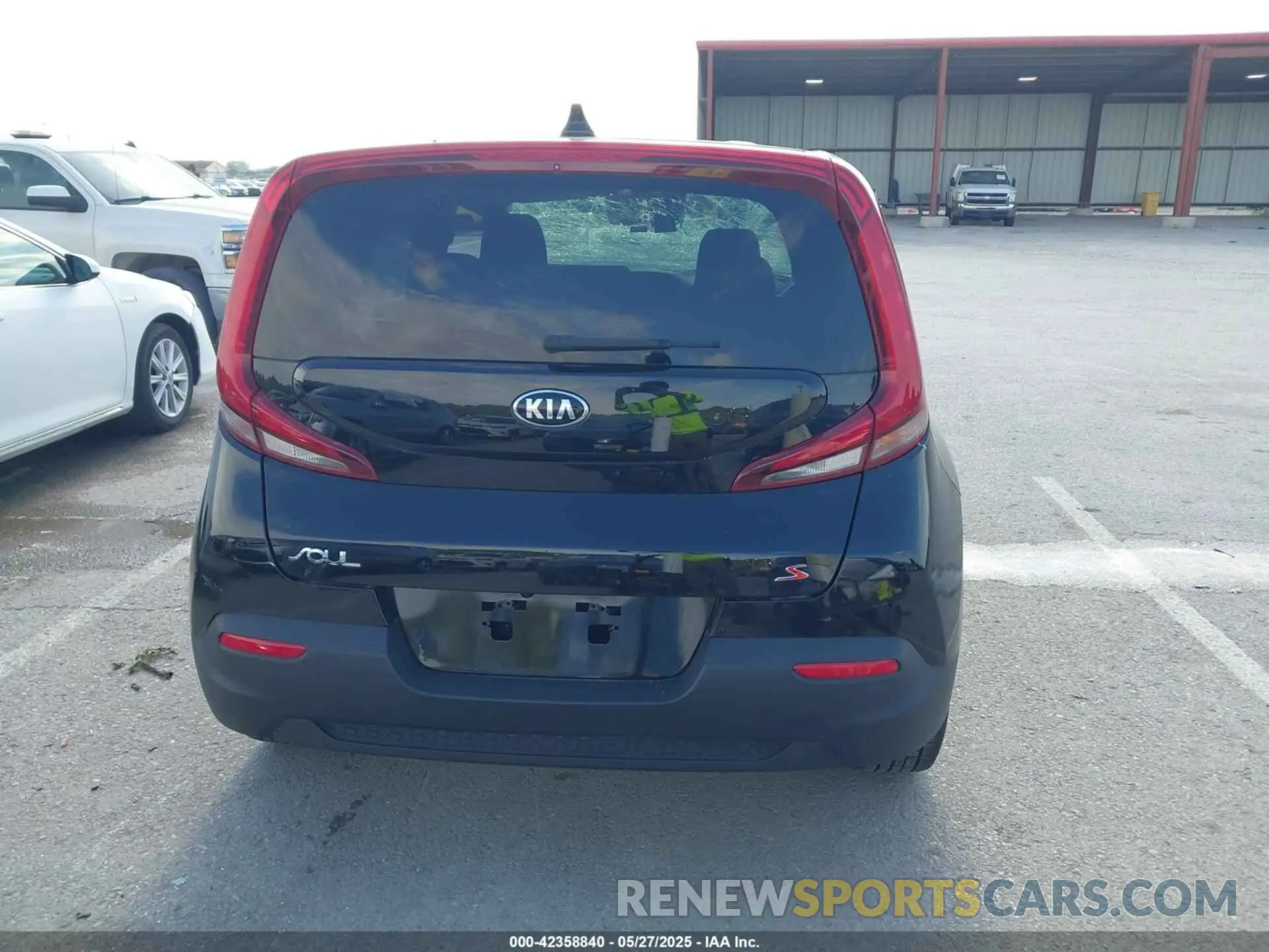 16 Photograph of a damaged car KNDJ23AU1L7720906 KIA SOUL 2020