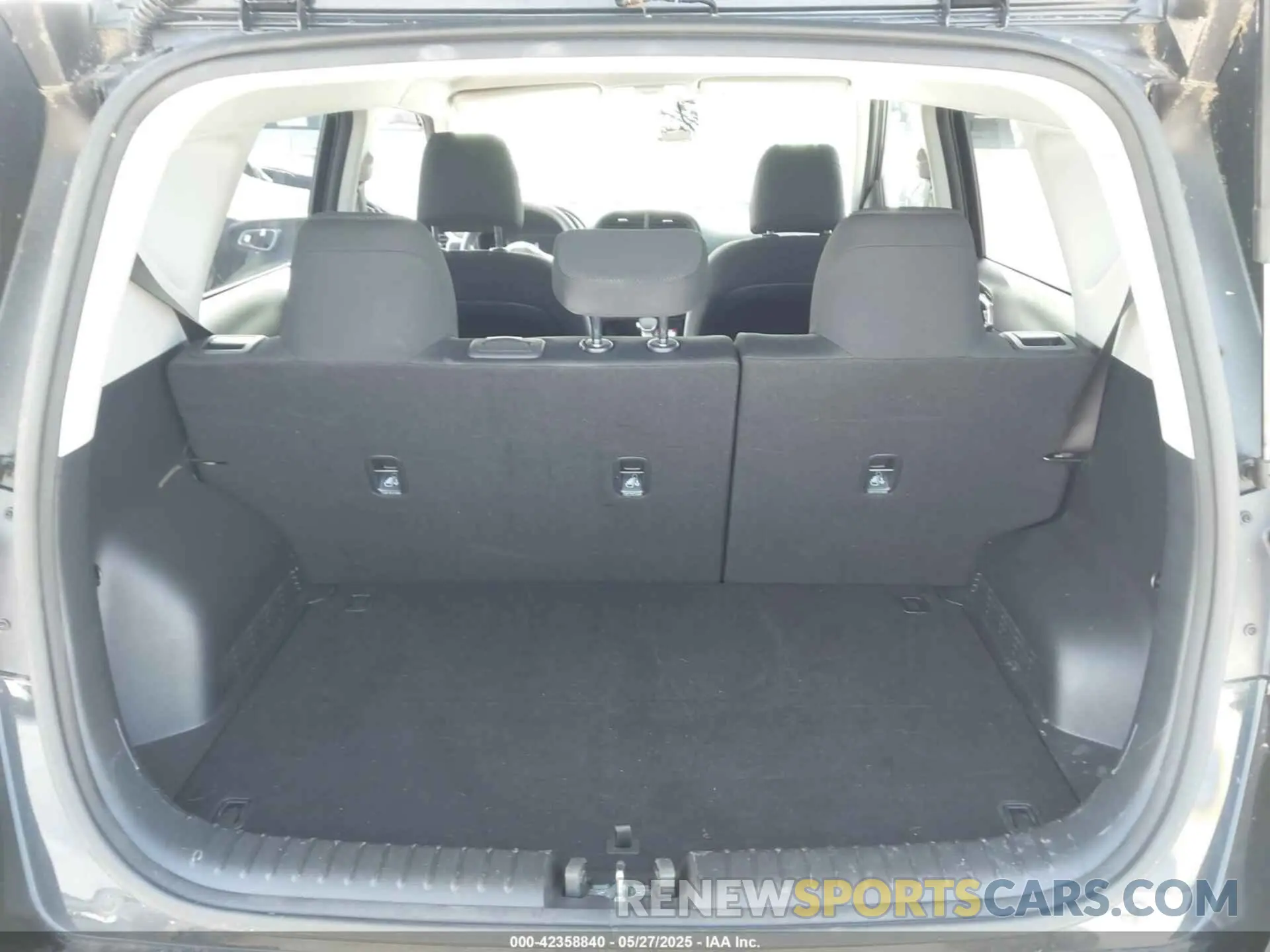 17 Photograph of a damaged car KNDJ23AU1L7720906 KIA SOUL 2020