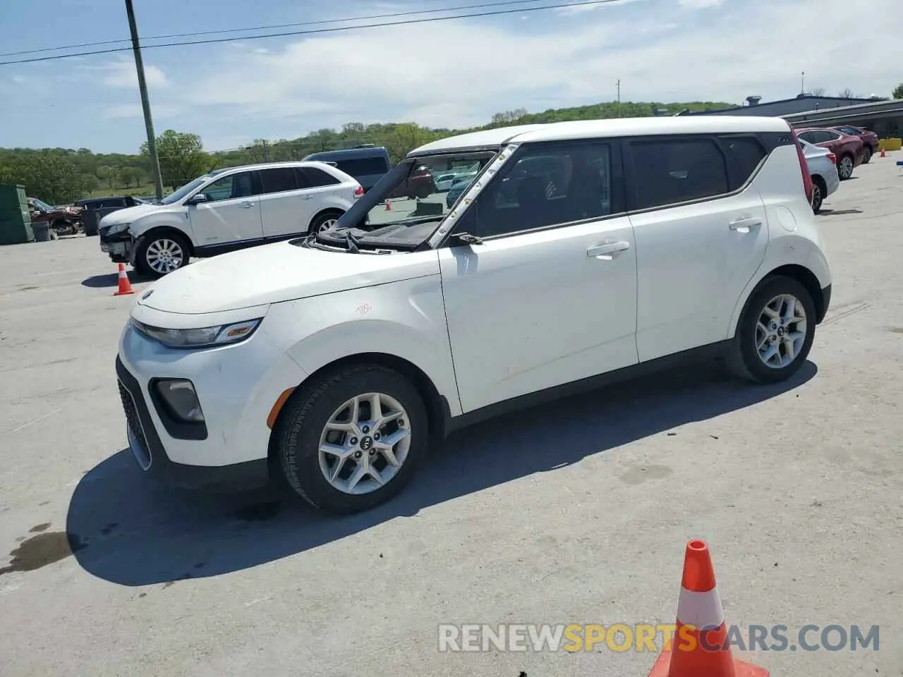 1 Photograph of a damaged car KNDJ23AU1L7727371 KIA SOUL 2020