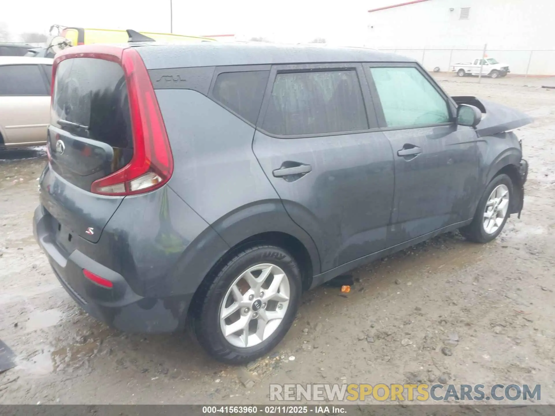 4 Photograph of a damaged car KNDJ23AU2L7001180 KIA SOUL 2020