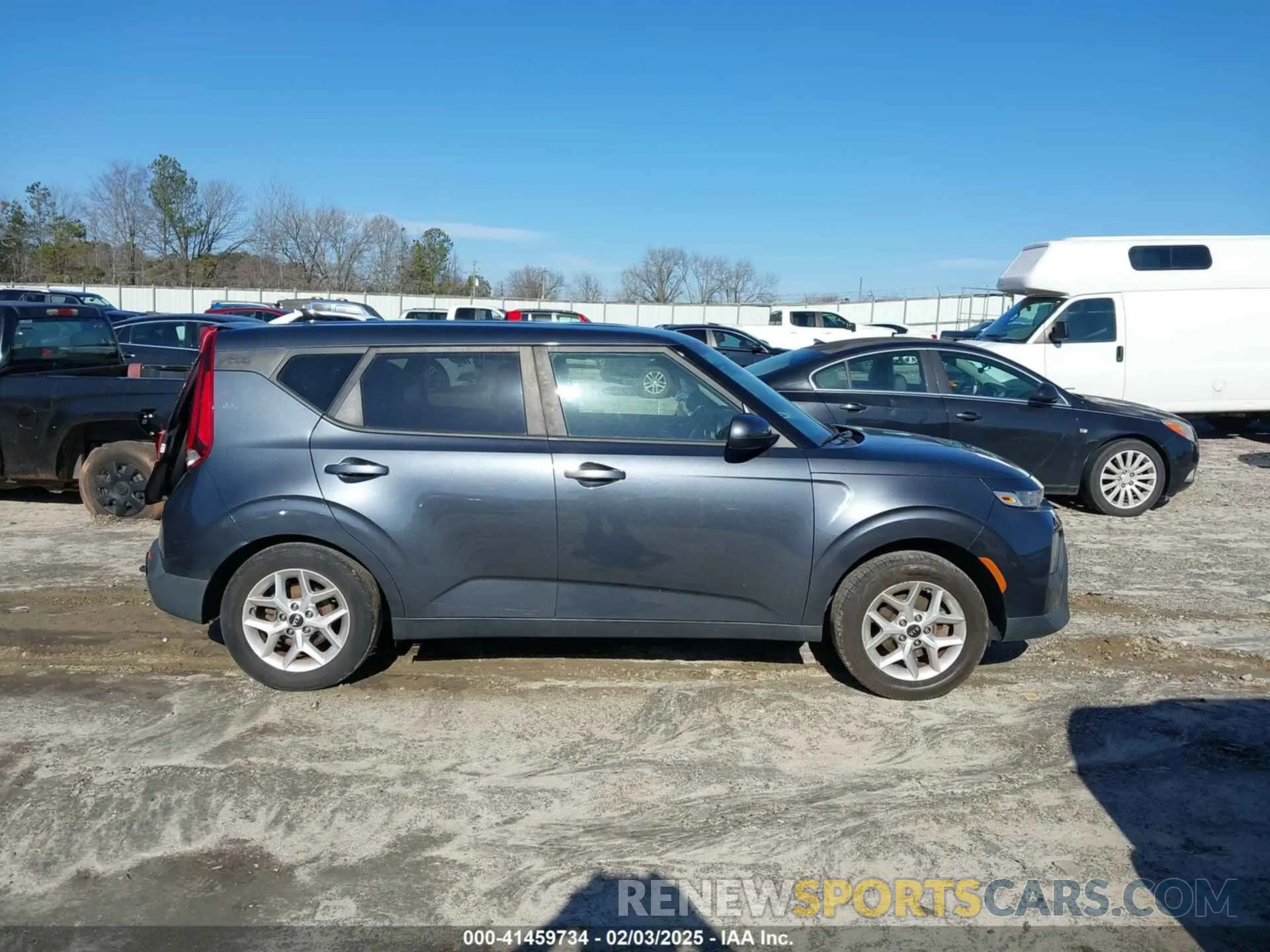 13 Photograph of a damaged car KNDJ23AU2L7012020 KIA SOUL 2020