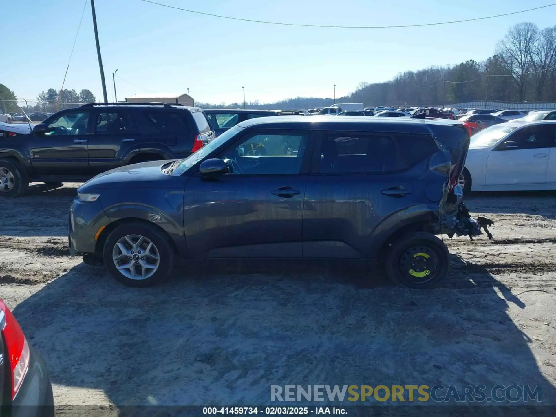 14 Photograph of a damaged car KNDJ23AU2L7012020 KIA SOUL 2020