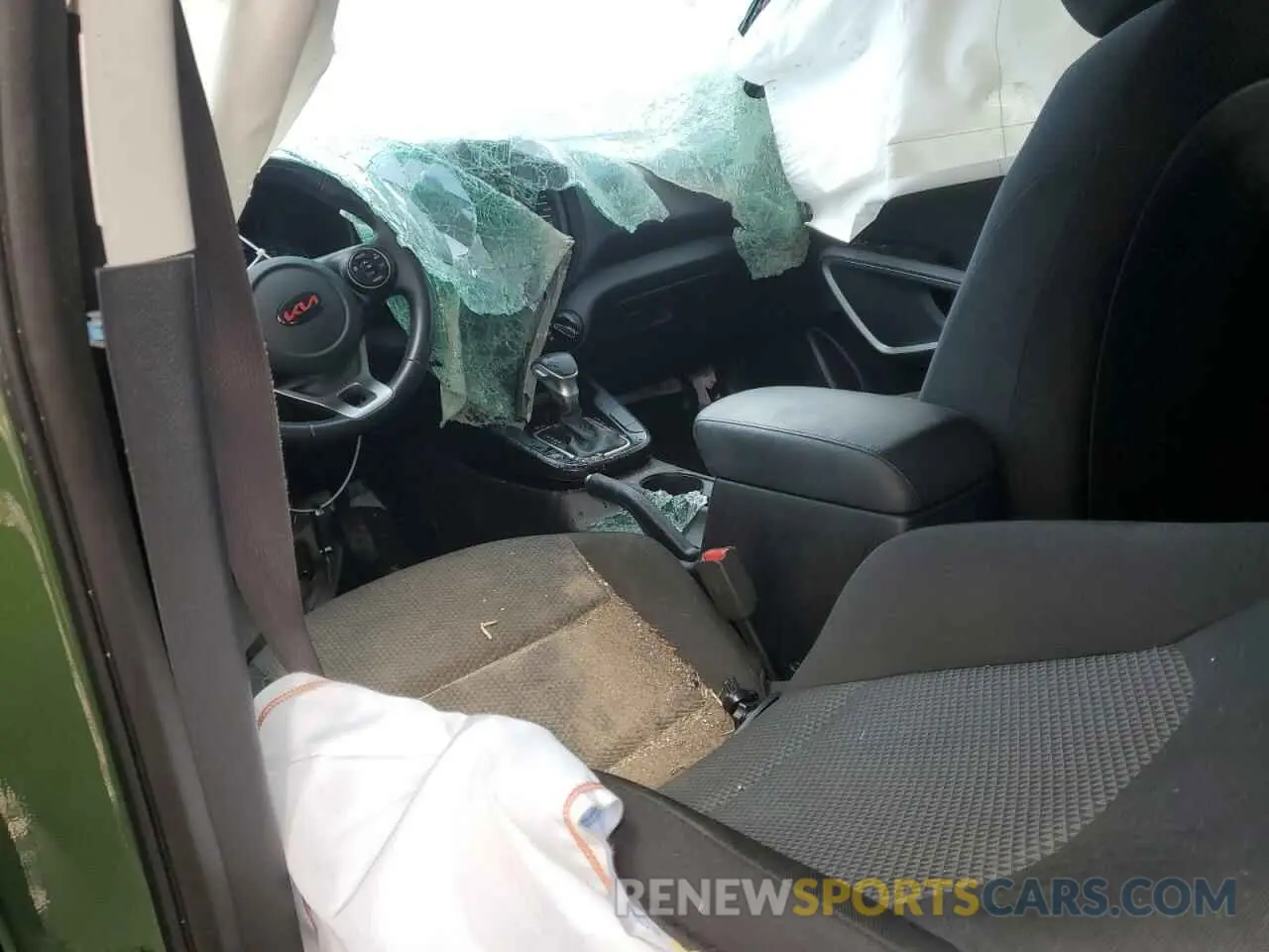 7 Фотография поврежденного автомобиля KNDJ23AU2L7042909 KIA SOUL 2020