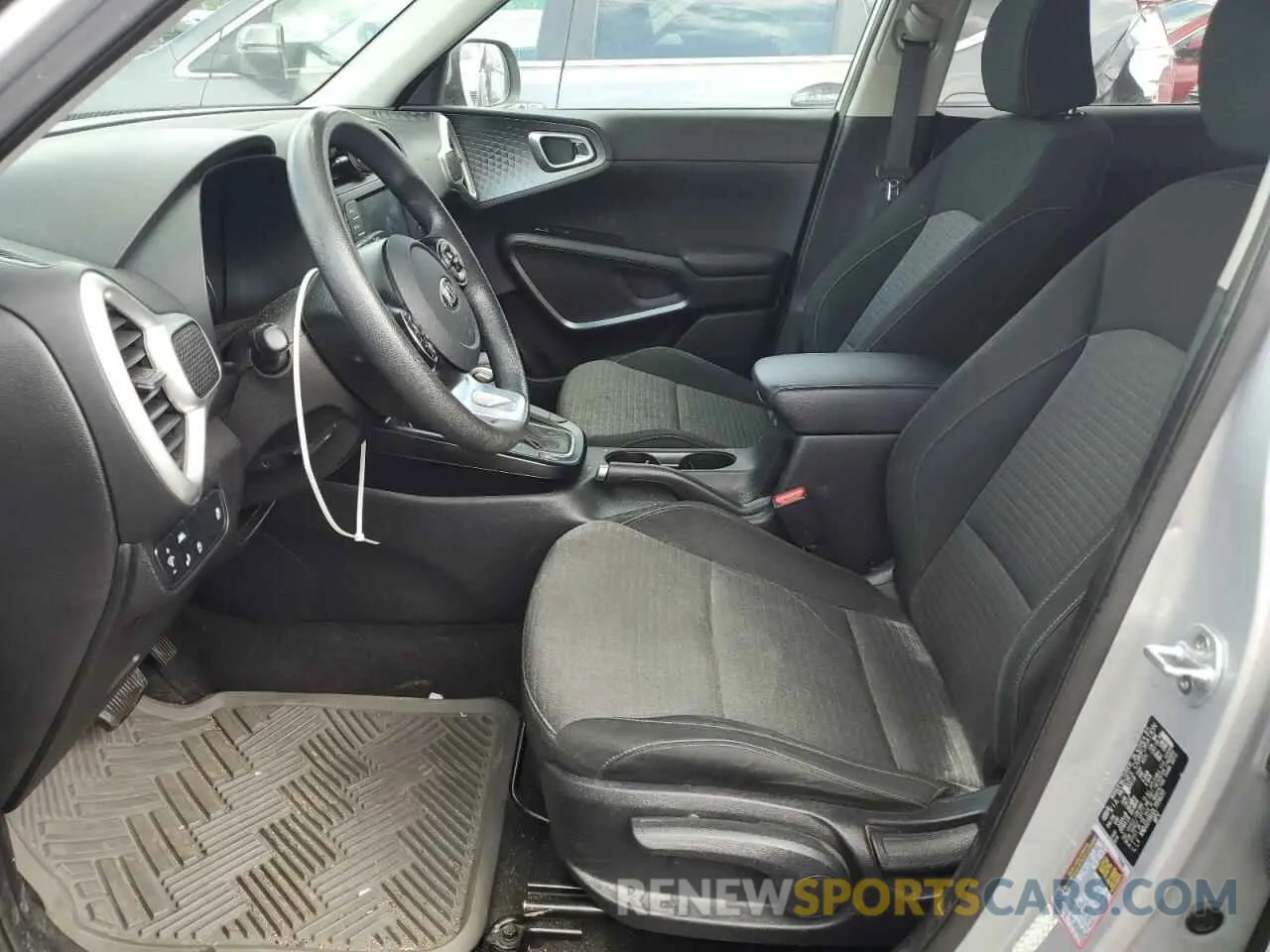 7 Photograph of a damaged car KNDJ23AU2L7056311 KIA SOUL 2020