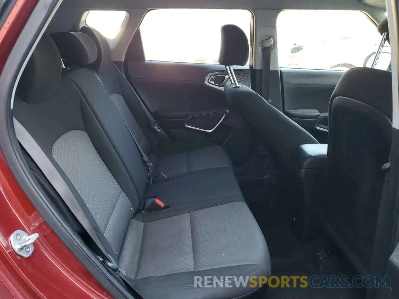 10 Photograph of a damaged car KNDJ23AU2L7098851 KIA SOUL 2020