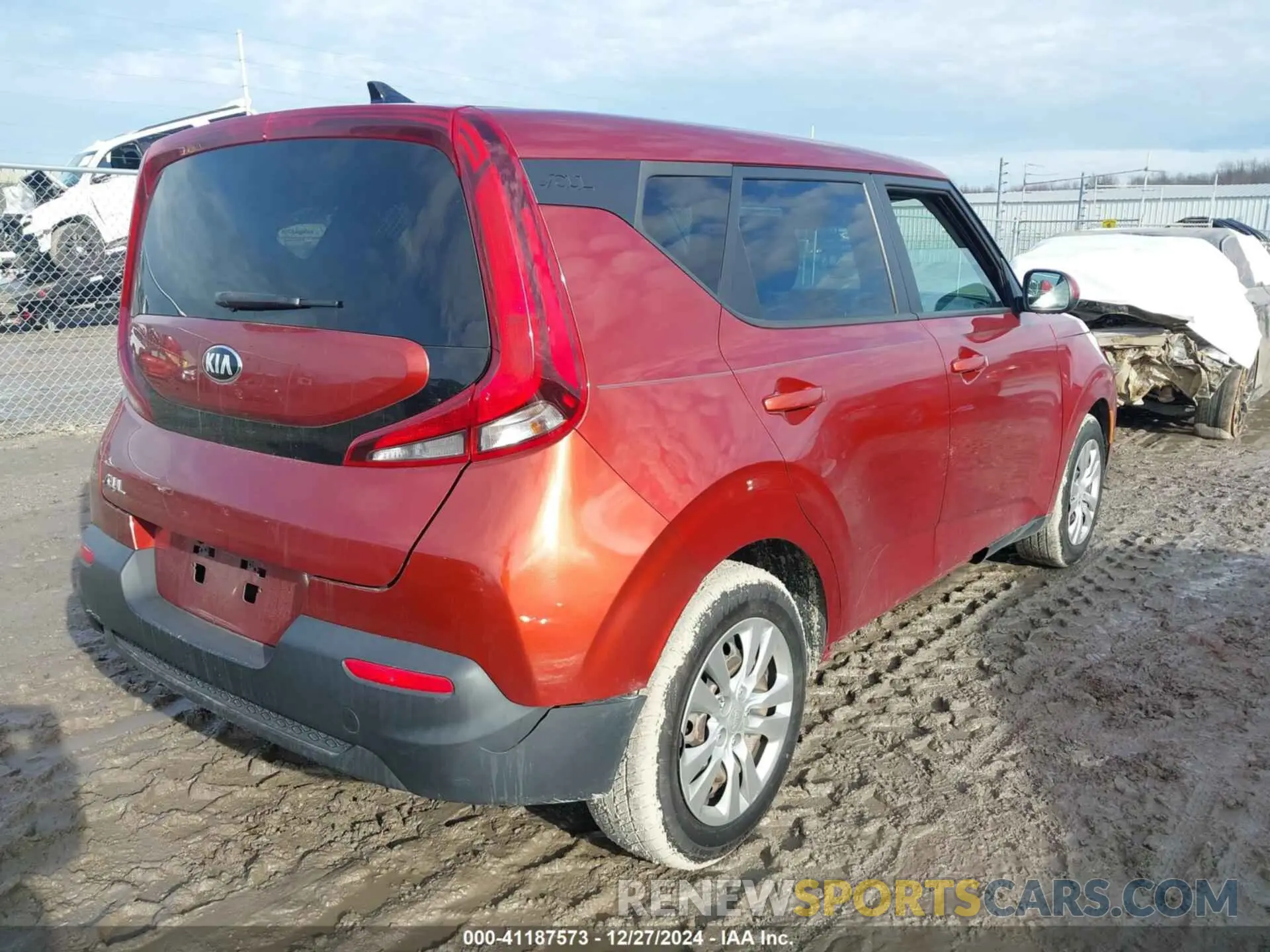 4 Photograph of a damaged car KNDJ23AU2L7100579 KIA SOUL 2020