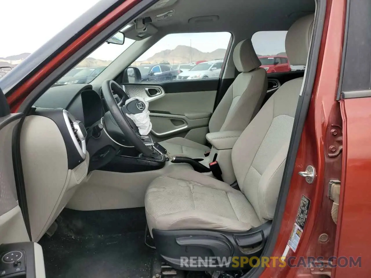 7 Фотография поврежденного автомобиля KNDJ23AU2L7115969 KIA SOUL 2020