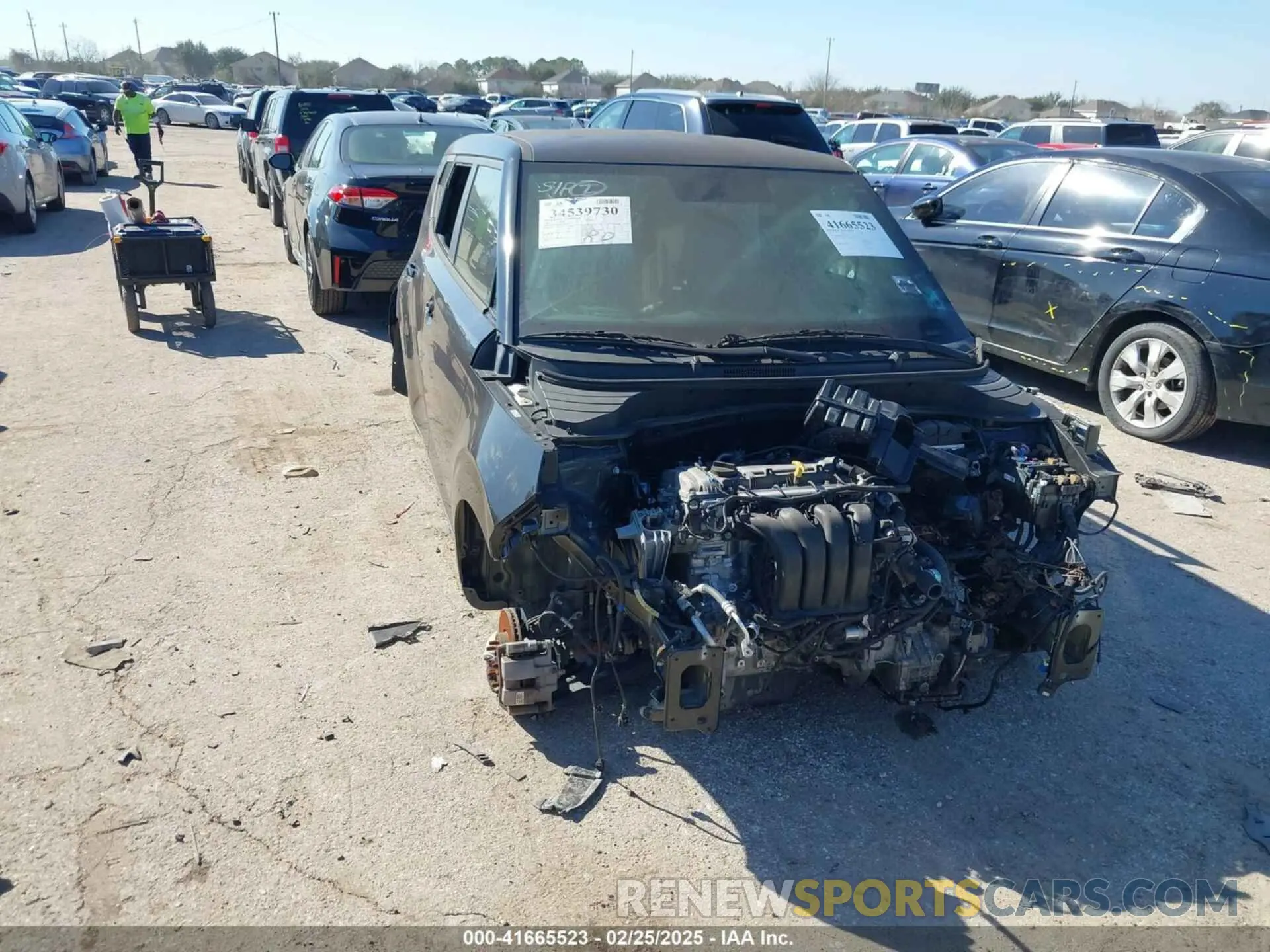 1 Photograph of a damaged car KNDJ23AU2L7120735 KIA SOUL 2020