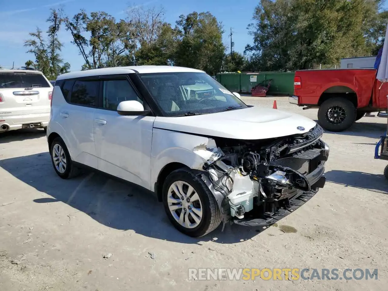 4 Photograph of a damaged car KNDJ23AU2L7122100 KIA SOUL 2020