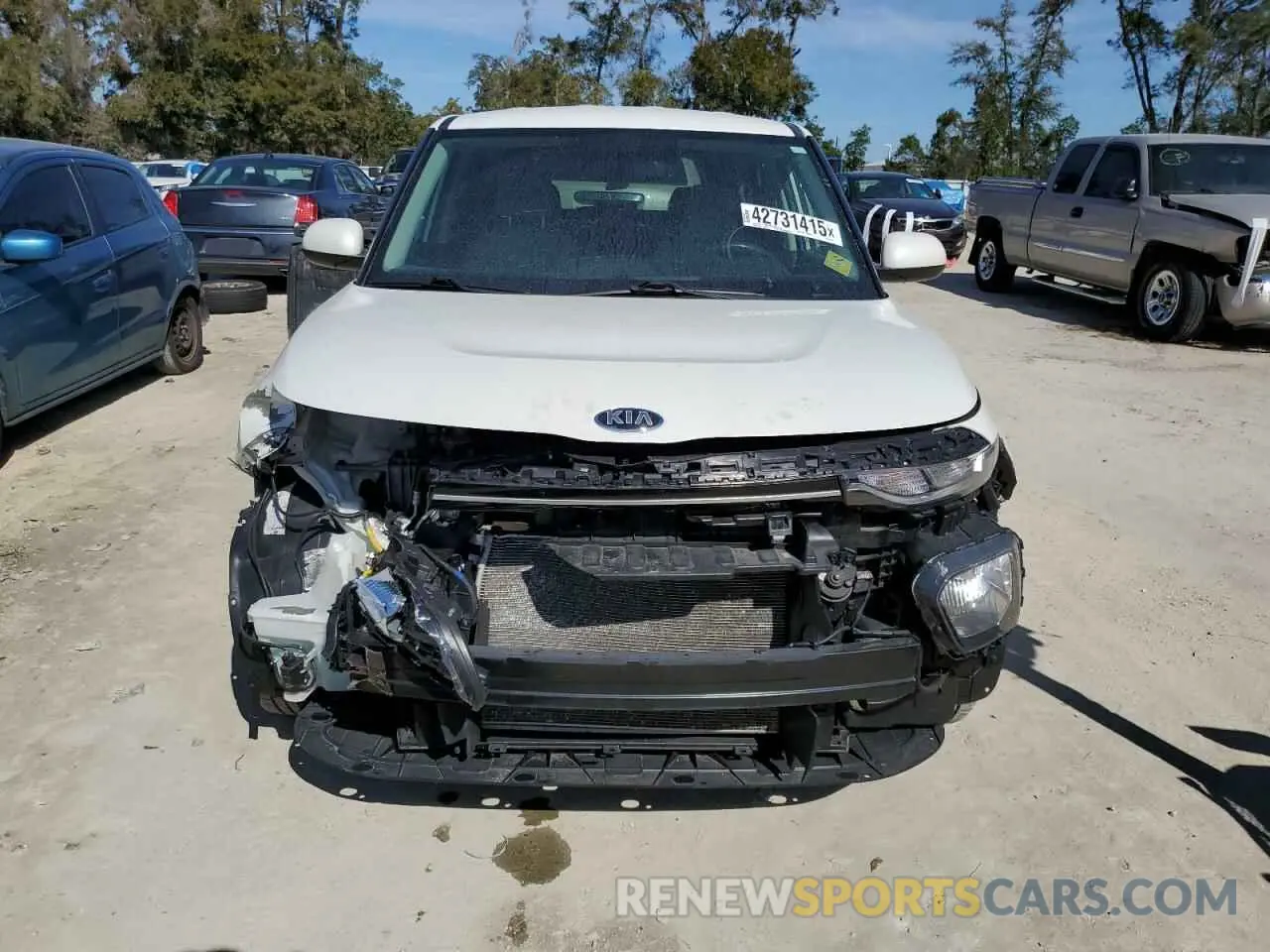 5 Photograph of a damaged car KNDJ23AU2L7122100 KIA SOUL 2020