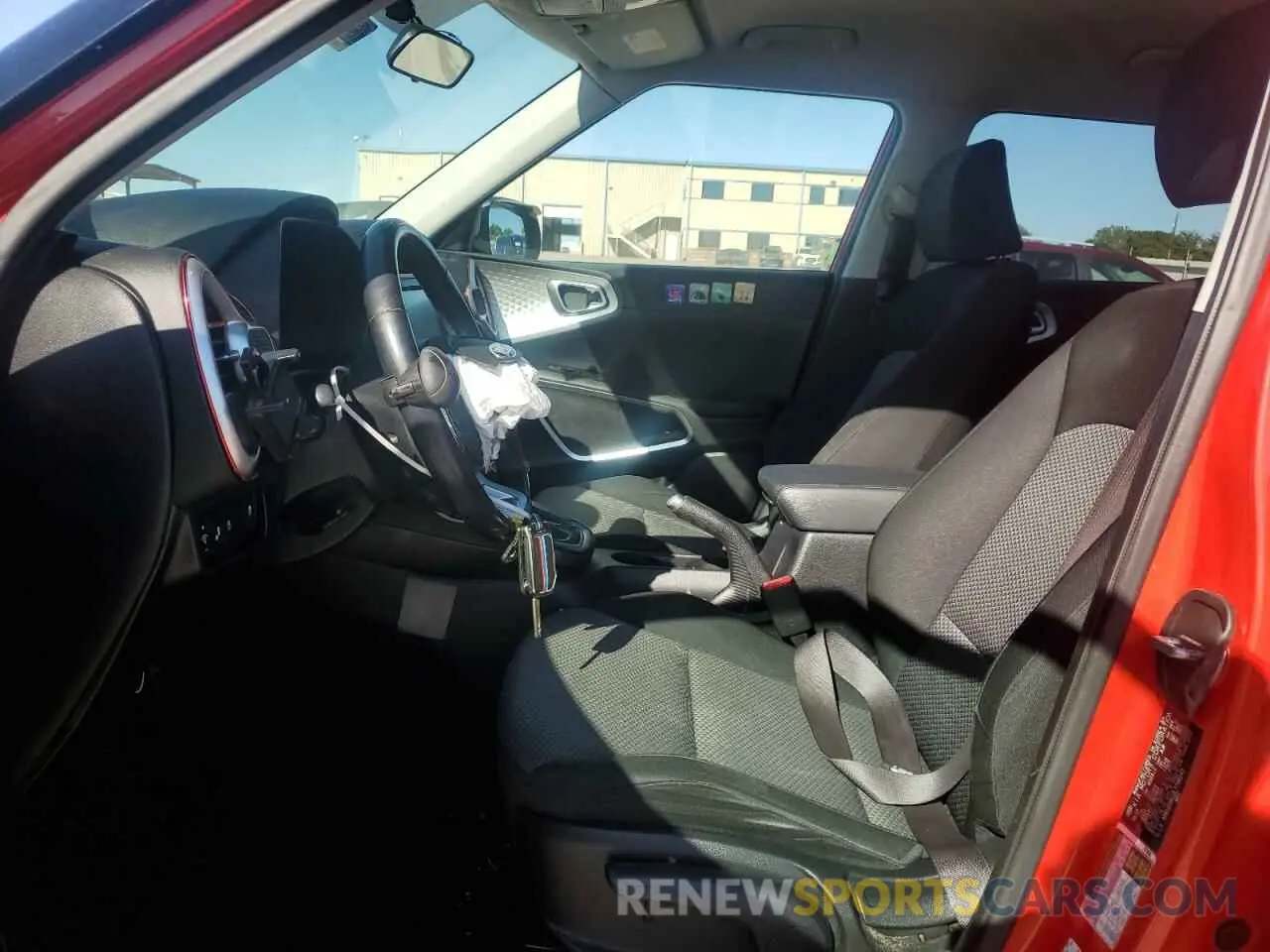 7 Photograph of a damaged car KNDJ23AU2L7706142 KIA SOUL 2020