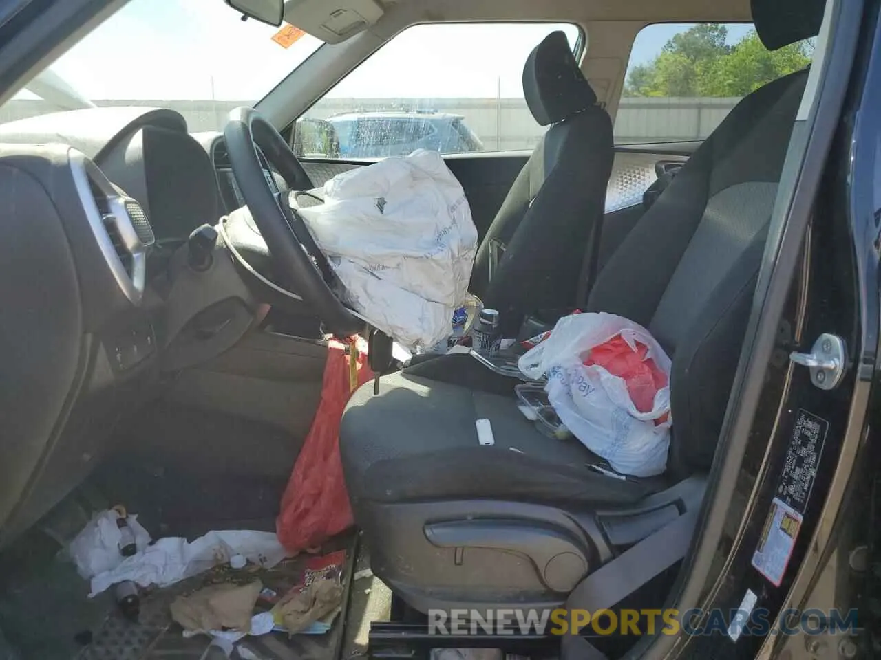 7 Photograph of a damaged car KNDJ23AU2L7712541 KIA SOUL 2020