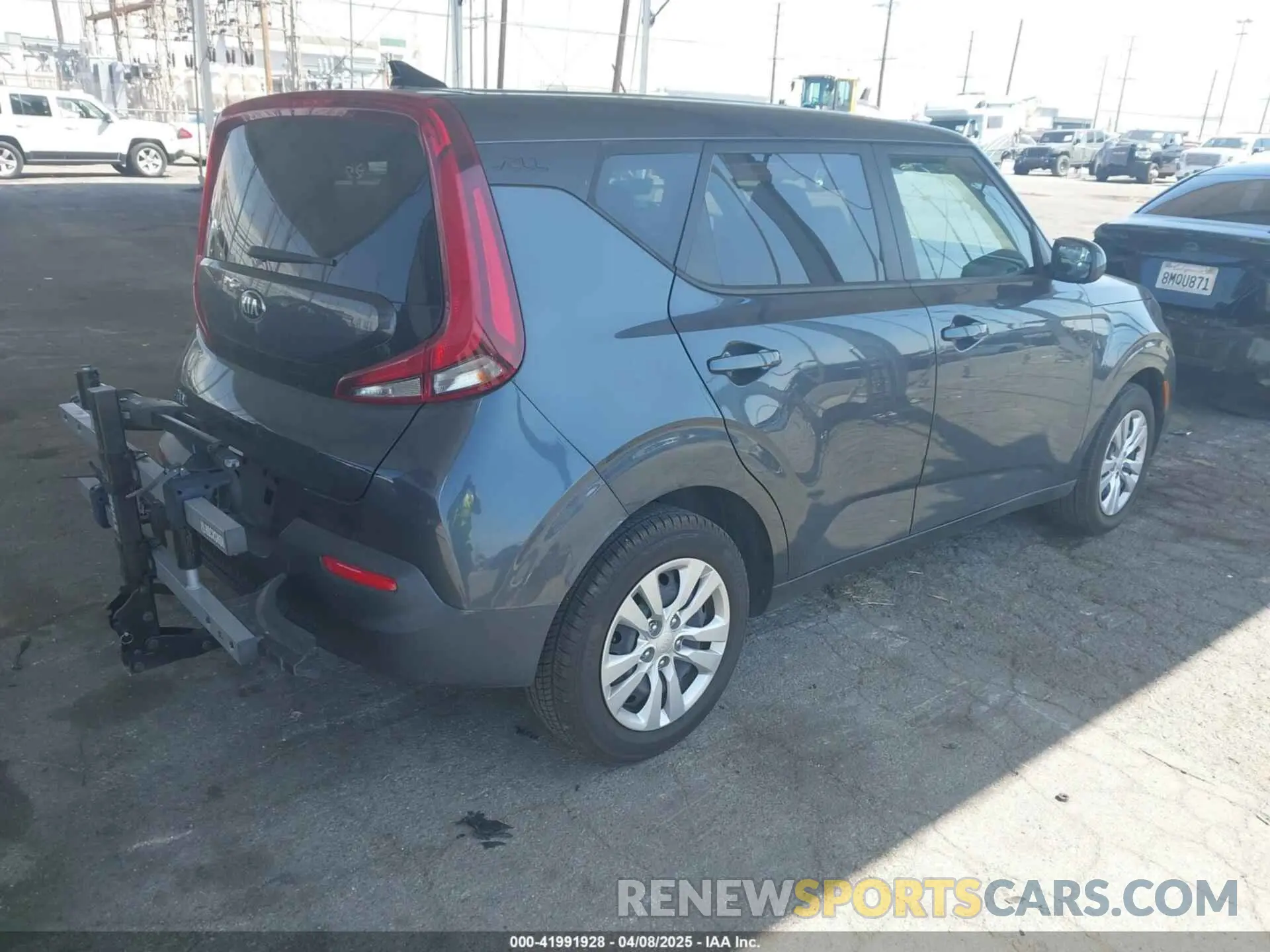 4 Photograph of a damaged car KNDJ23AU2L7715620 KIA SOUL 2020