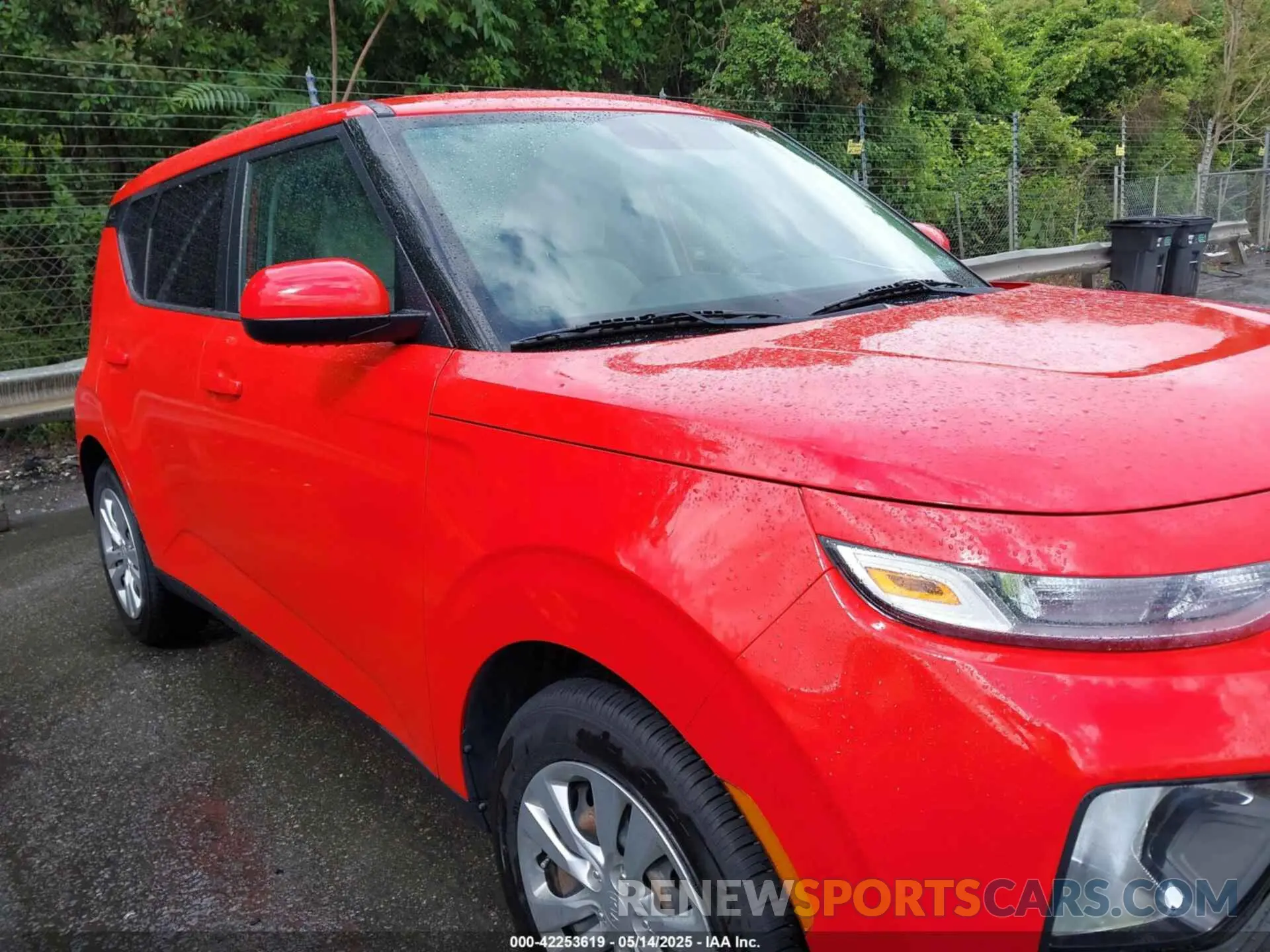 13 Photograph of a damaged car KNDJ23AU3L7002094 KIA SOUL 2020